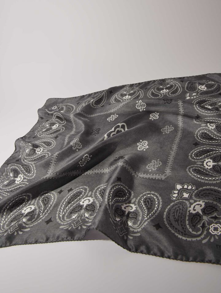 Bandana en soie imprimé paisley