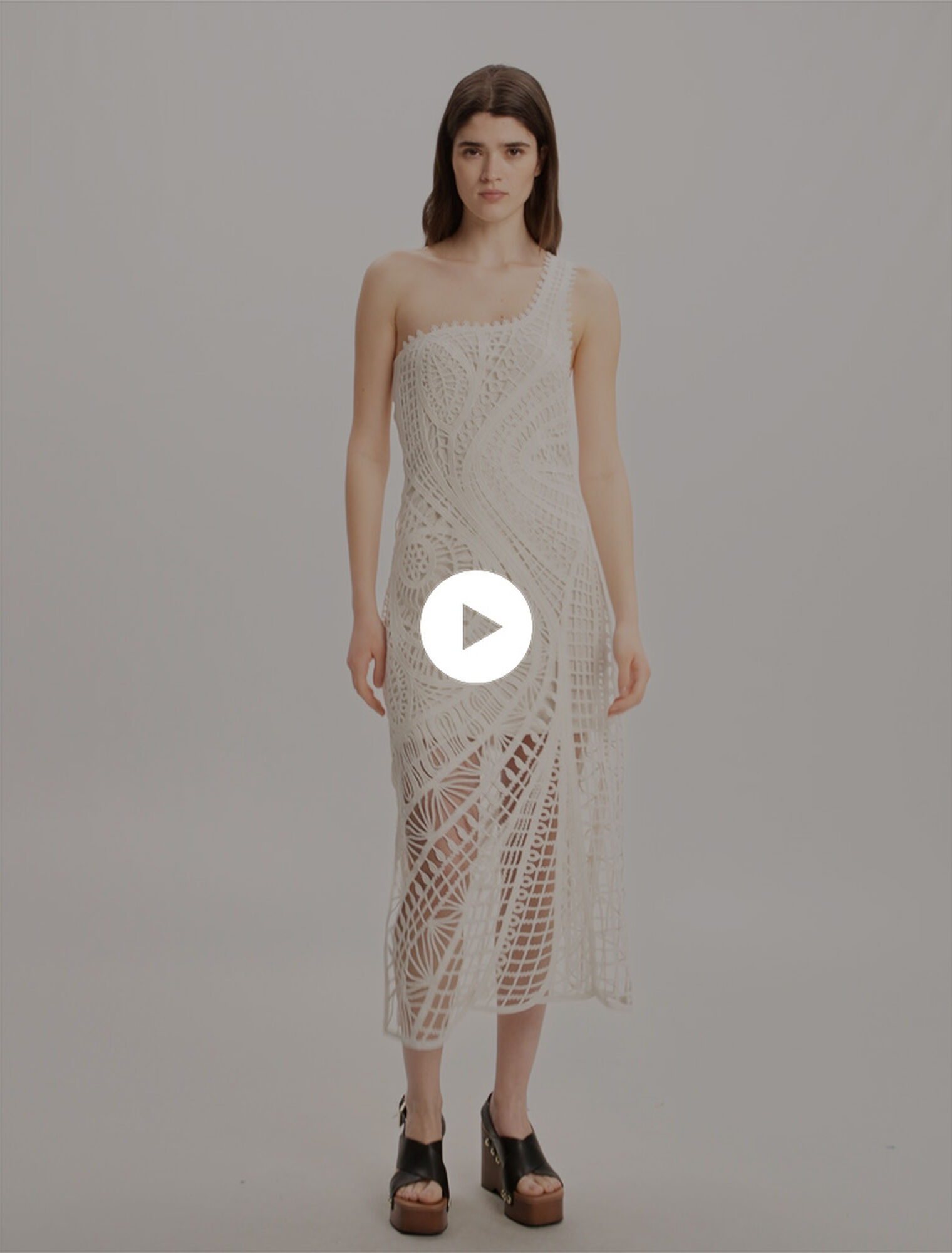 Robe longue asymétrique en crochet