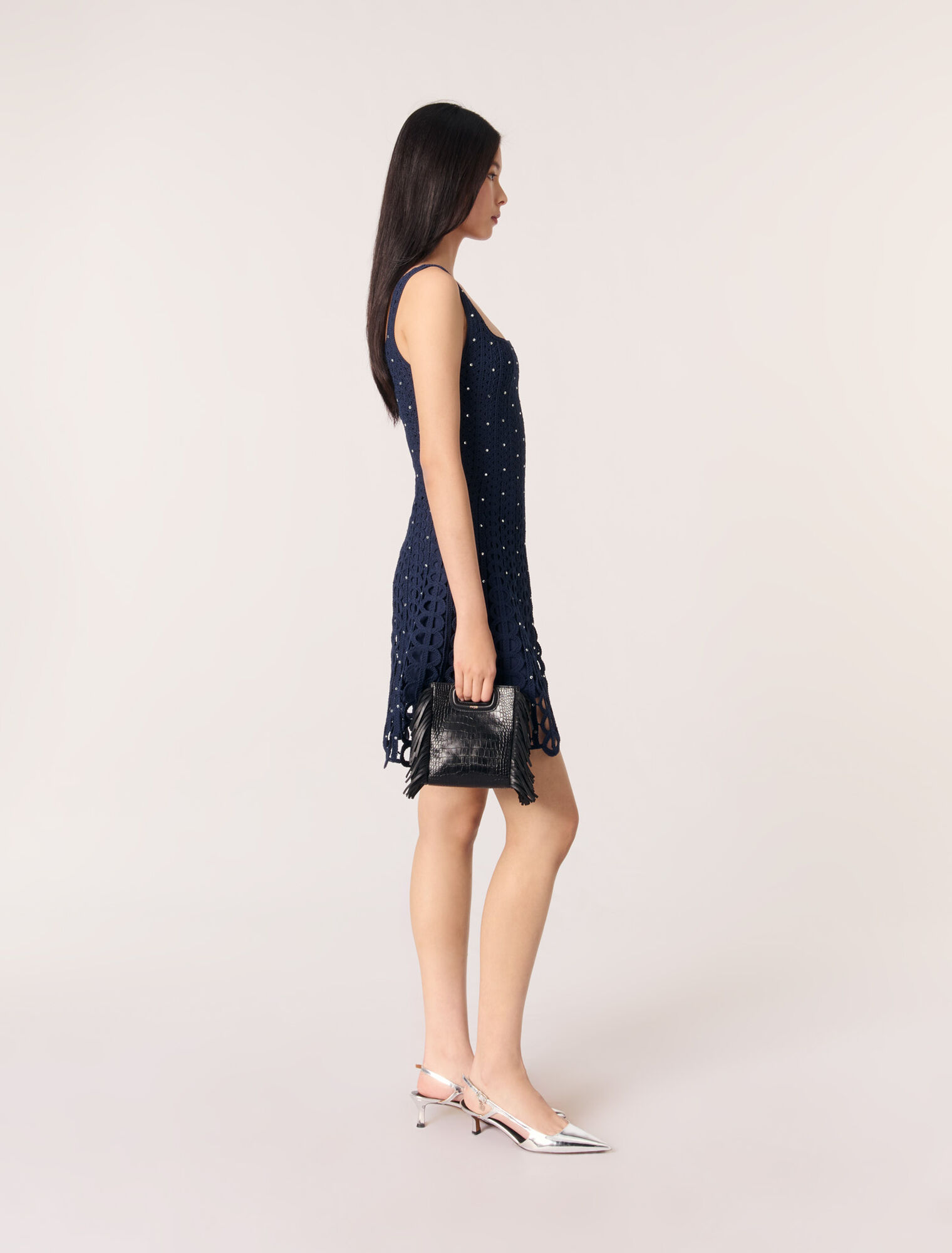 Robe courte en crochet strassée
