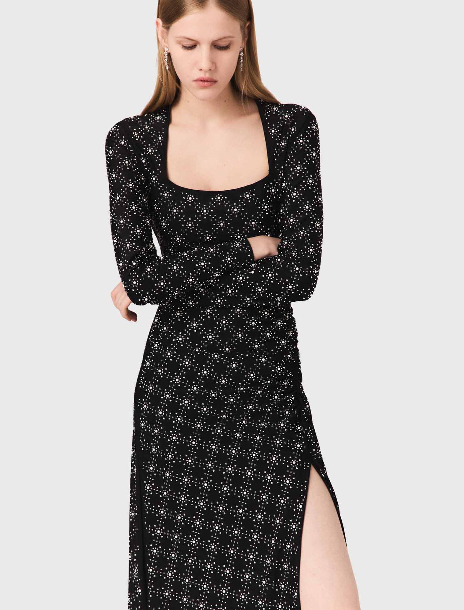 Robe longue à perles et strass