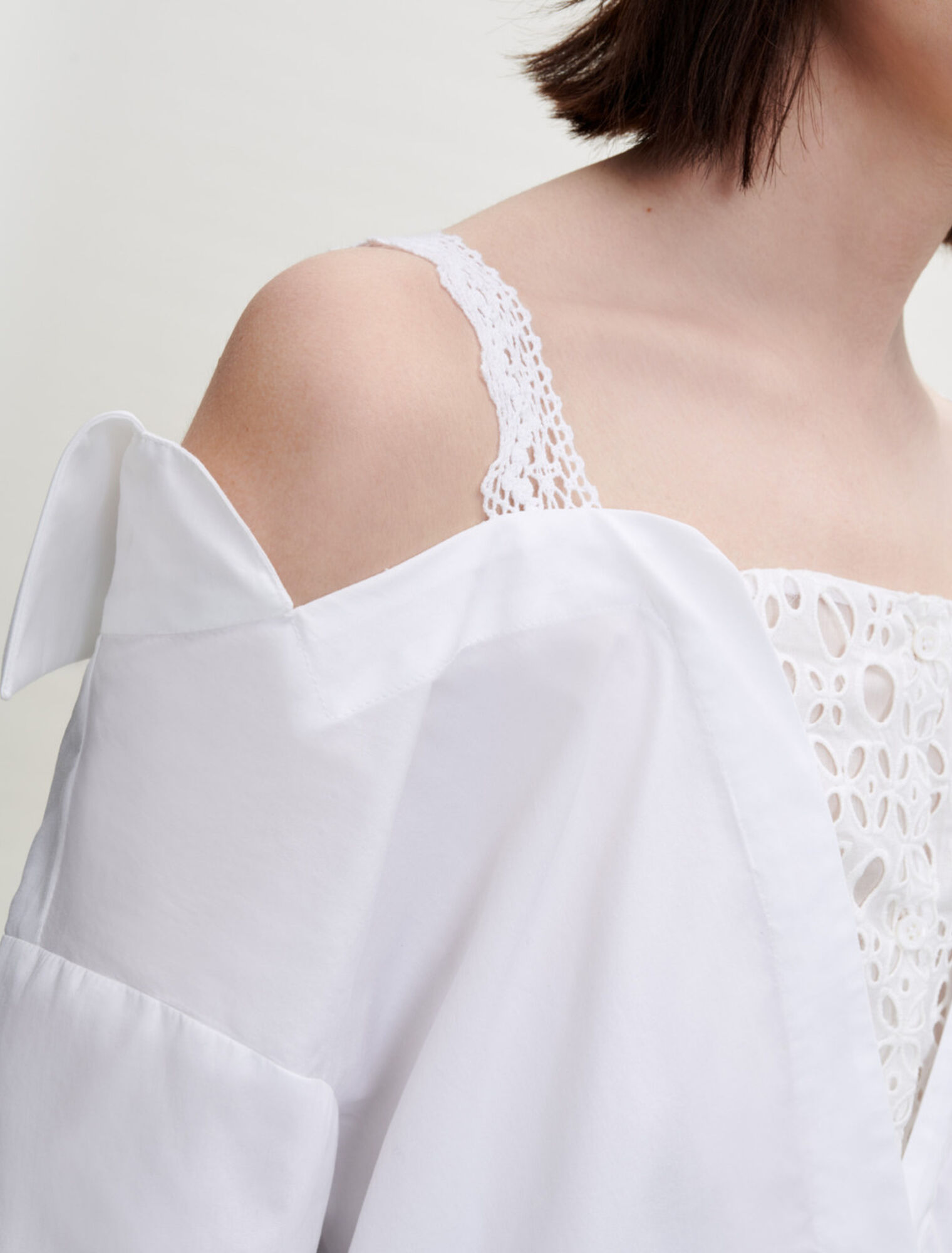 Chemise en trompe l'œil avec dentelles