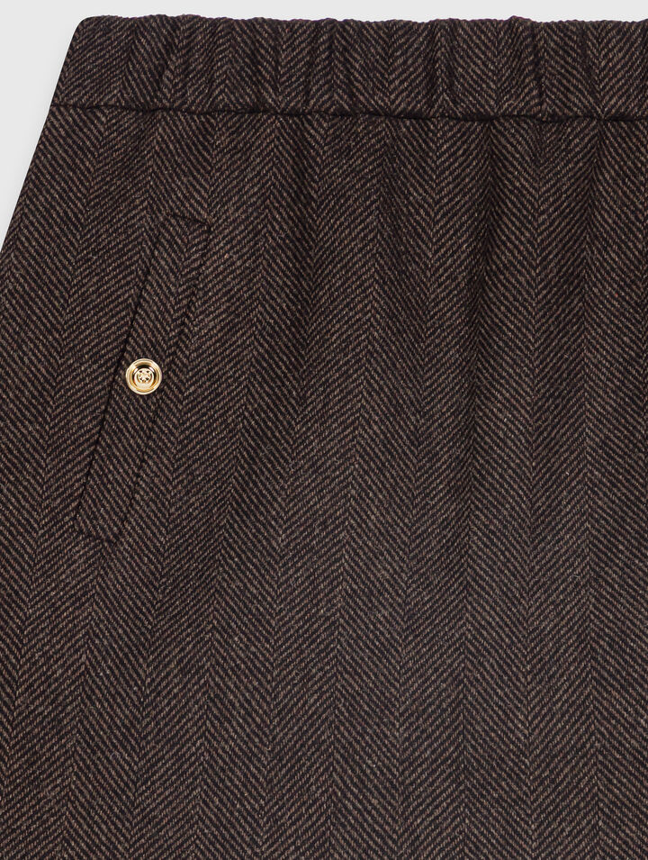 Short wool skirt