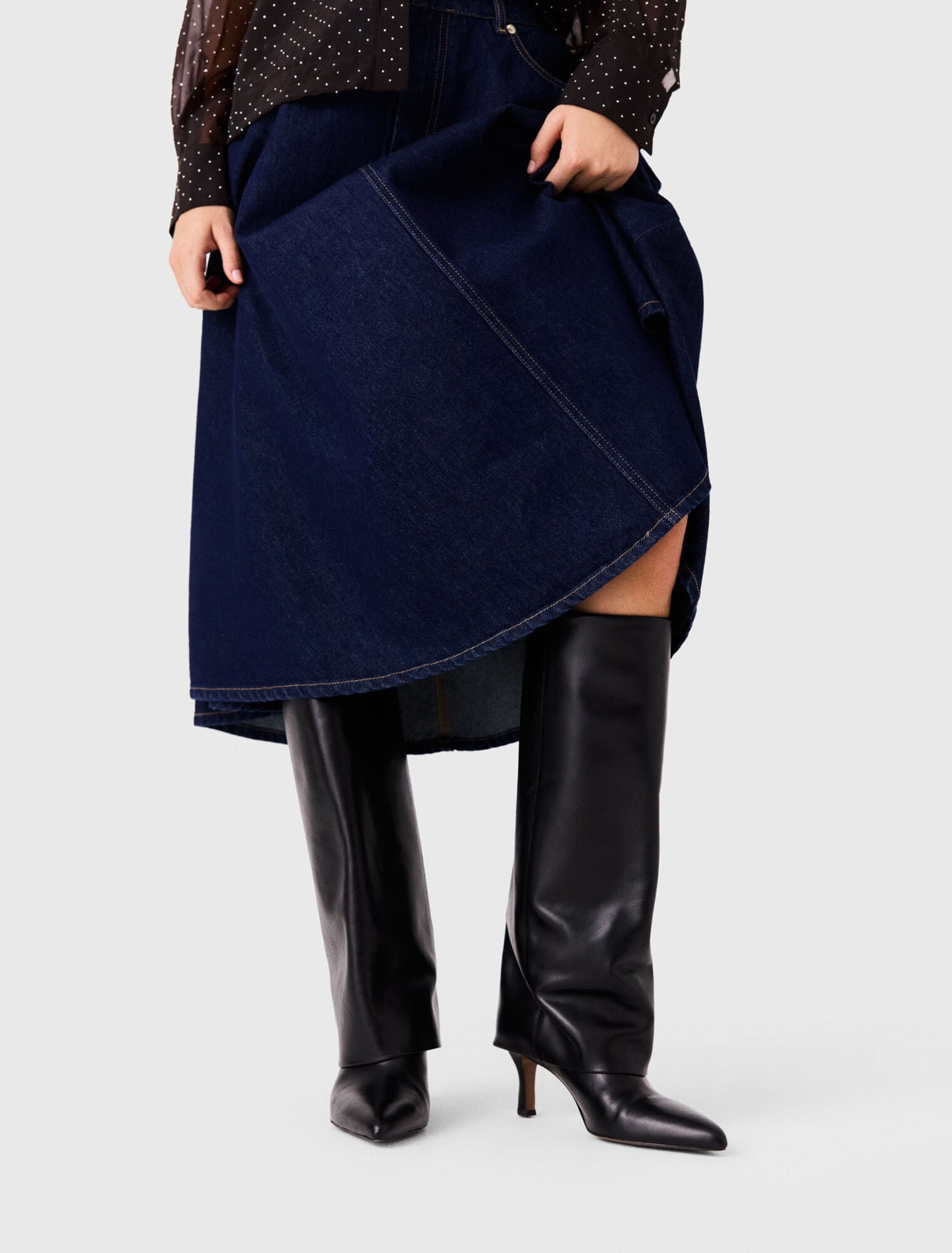 Heeled tubular leather boots