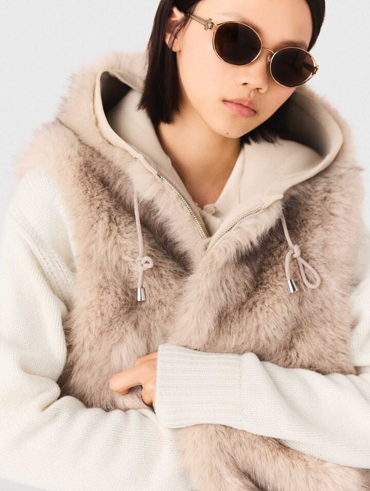 Blouson court en fausse fourrure