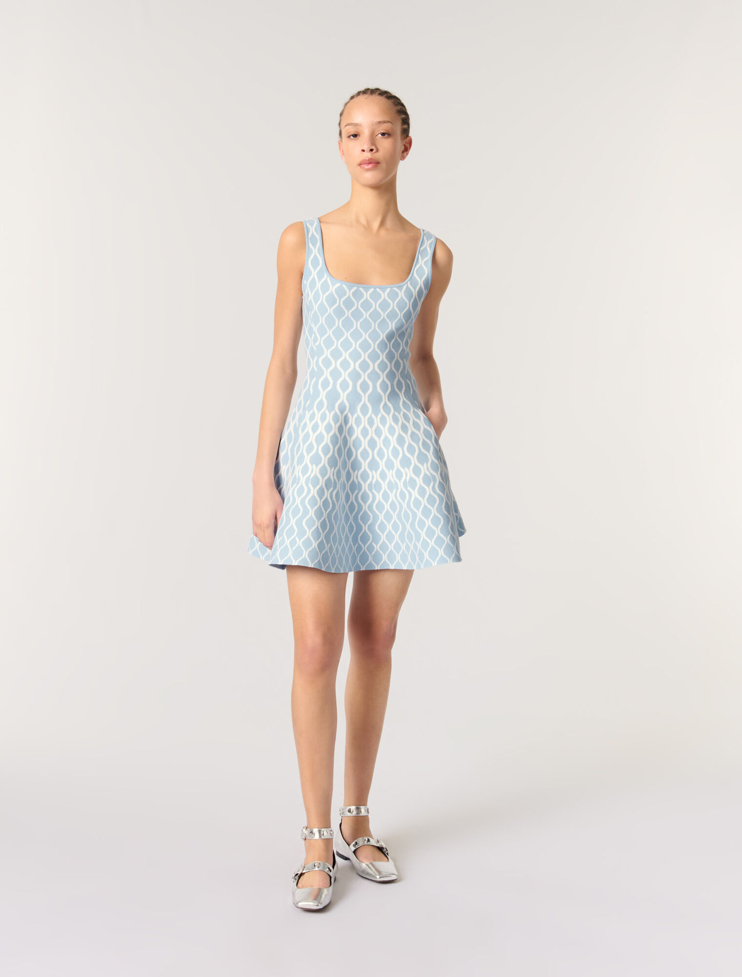 Robe courte en maille jacquard
