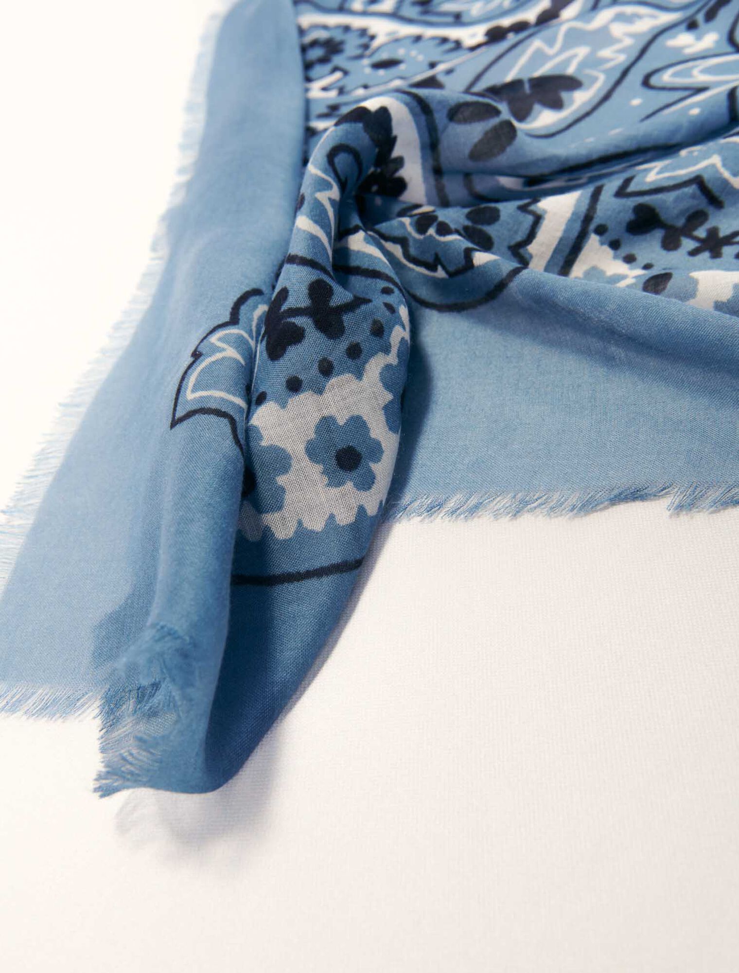 Bandana print shawl