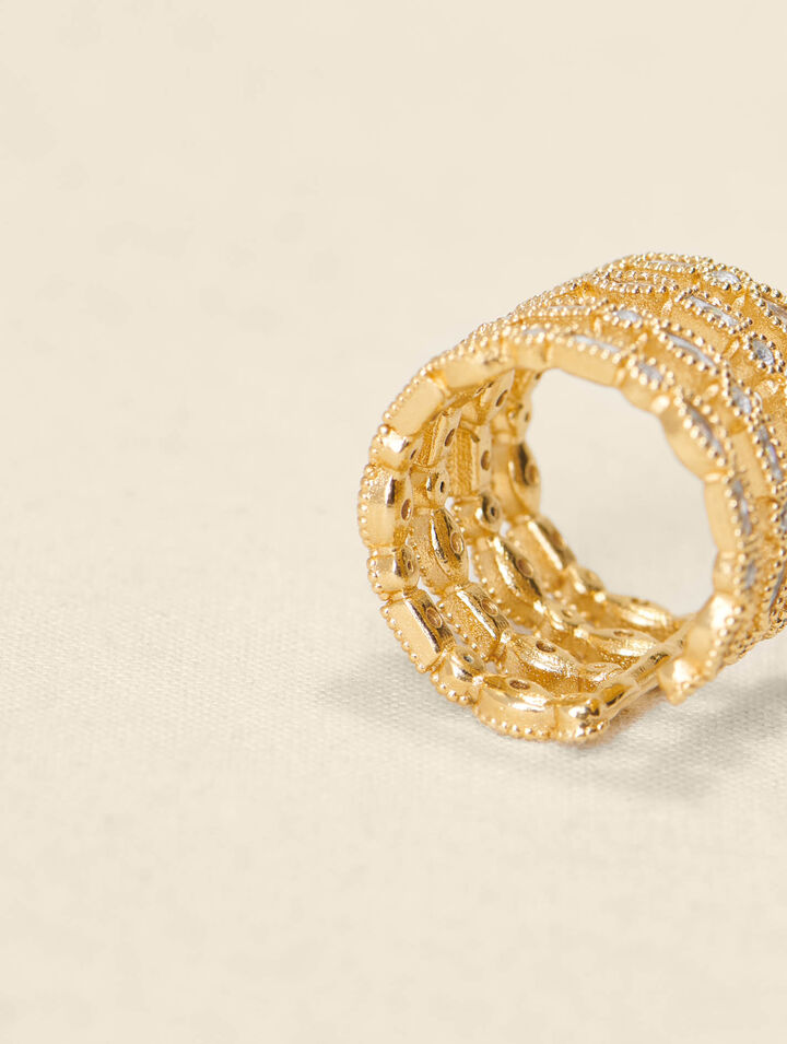 Stone-studded ring