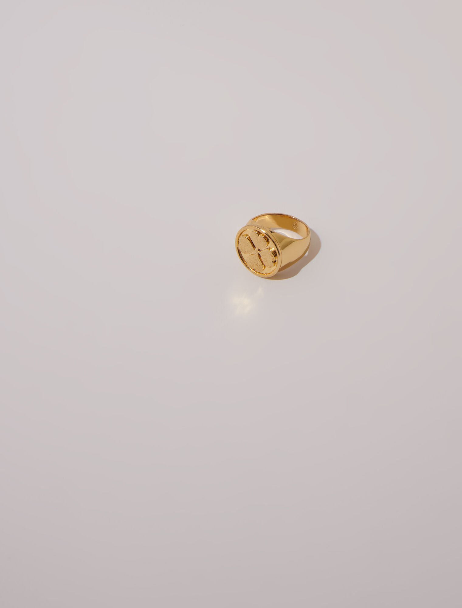 Clover signet ring
