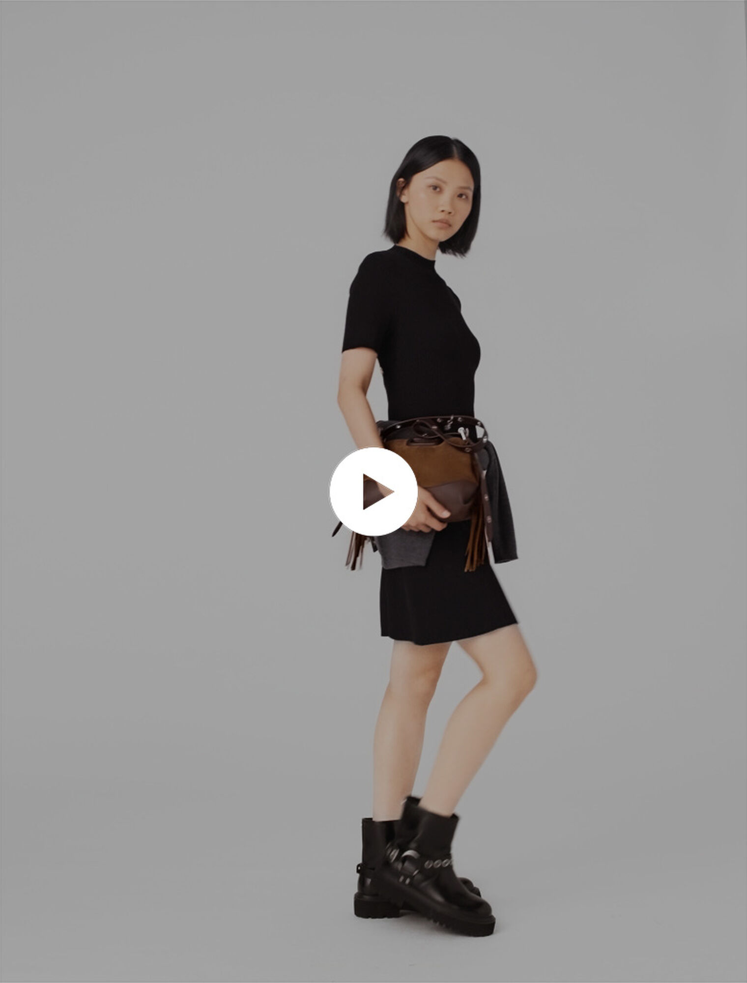 Robe courte en maille avec boutons