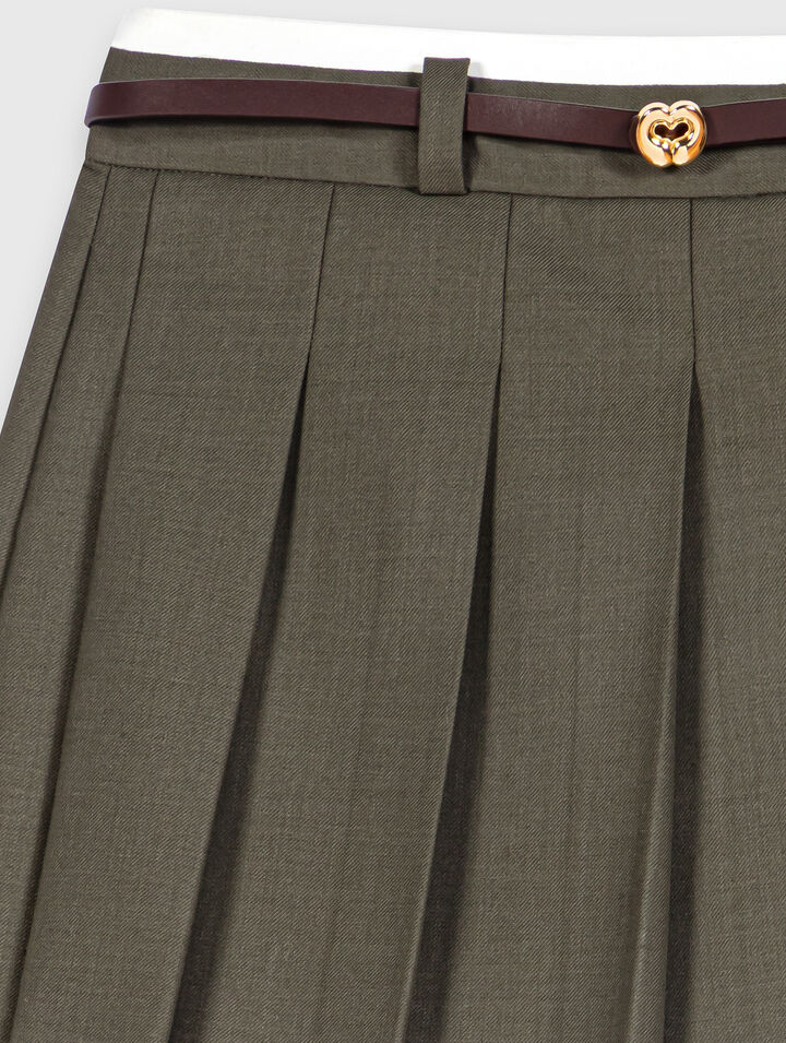 Pleated skirt-effect shorts