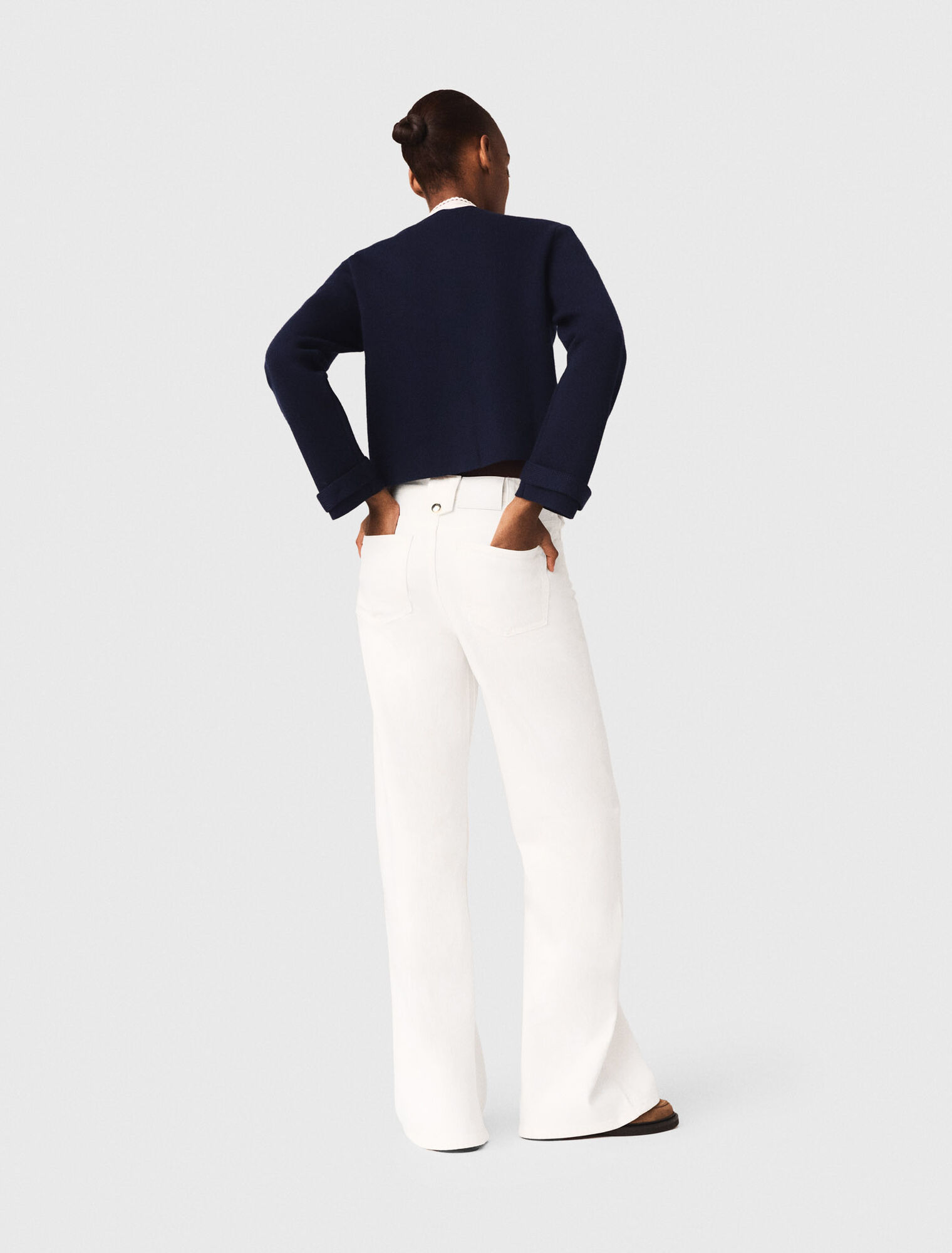 Detachable embroidered collar cardi