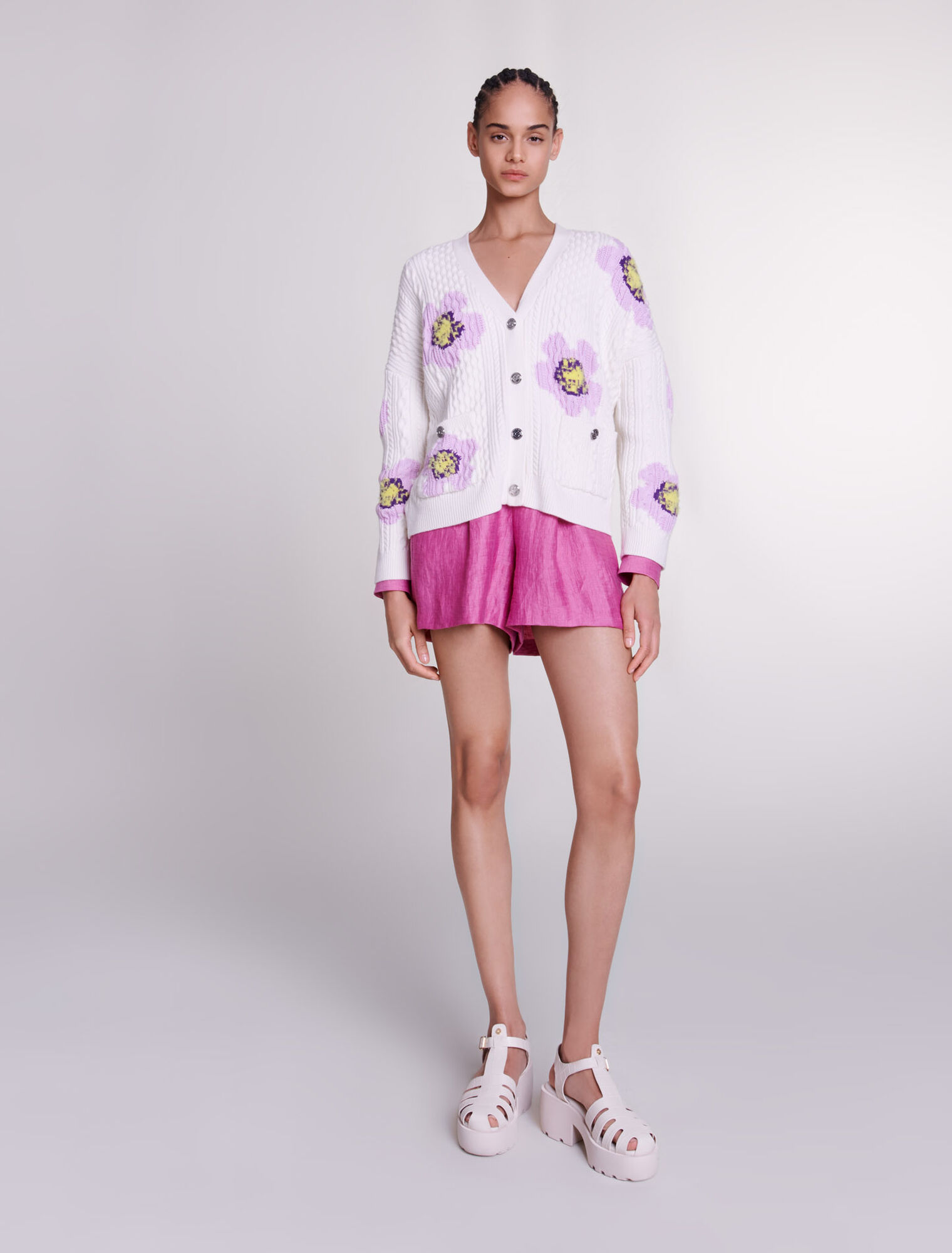 Cardigan en maille orné de fleurs