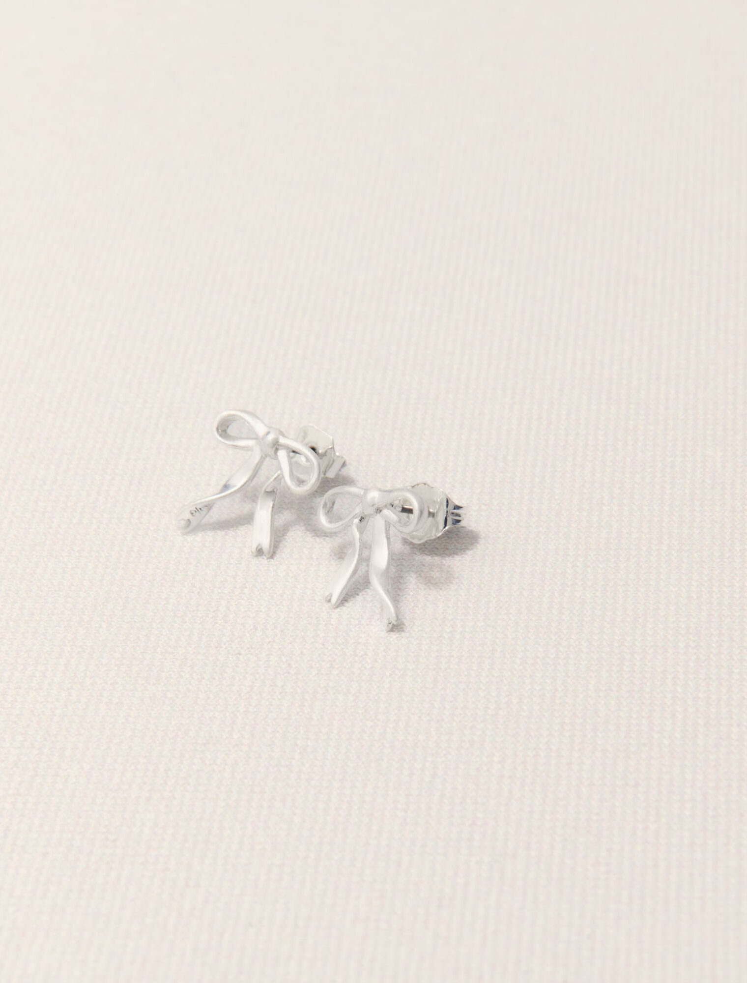 Petites boucles d'oreilles nœud