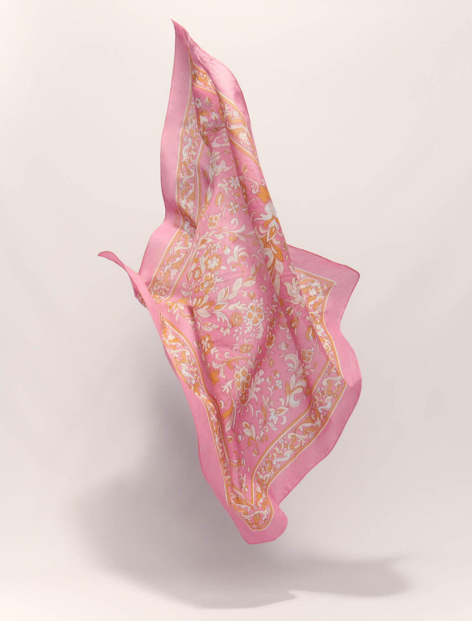 Foulard 65 x 65 imprimé fleurs