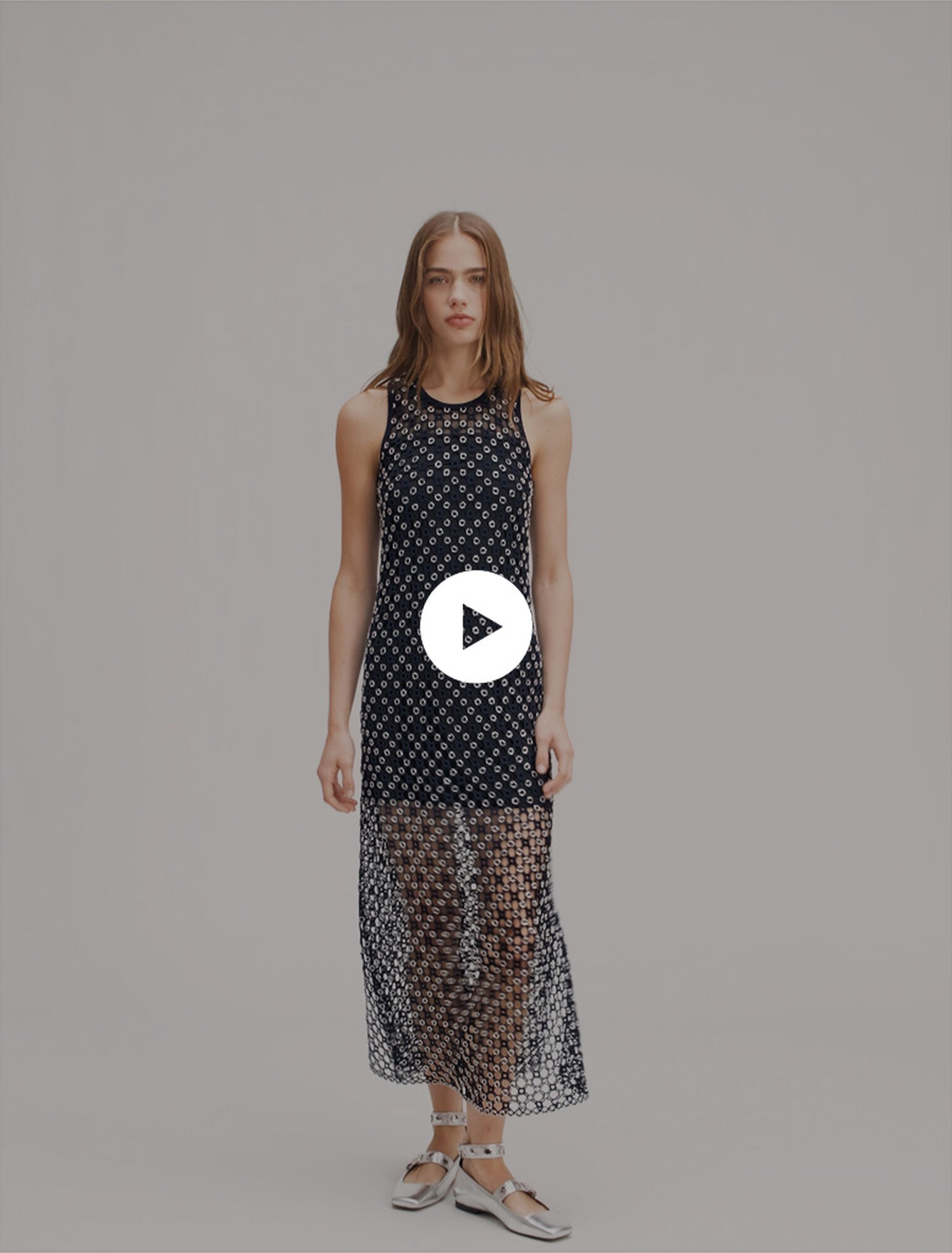 Robe longue en crochet avec perles