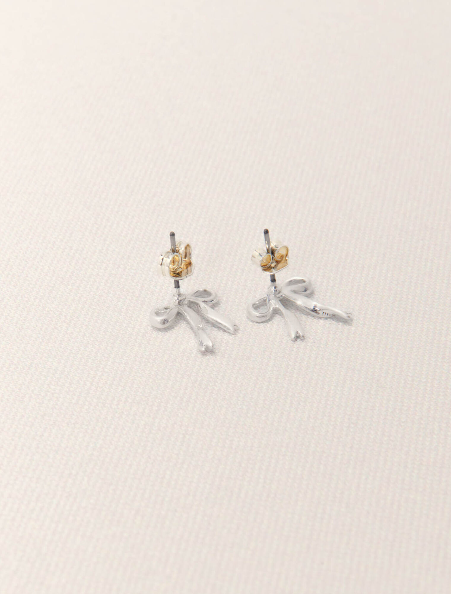 Petites boucles d'oreilles nœud