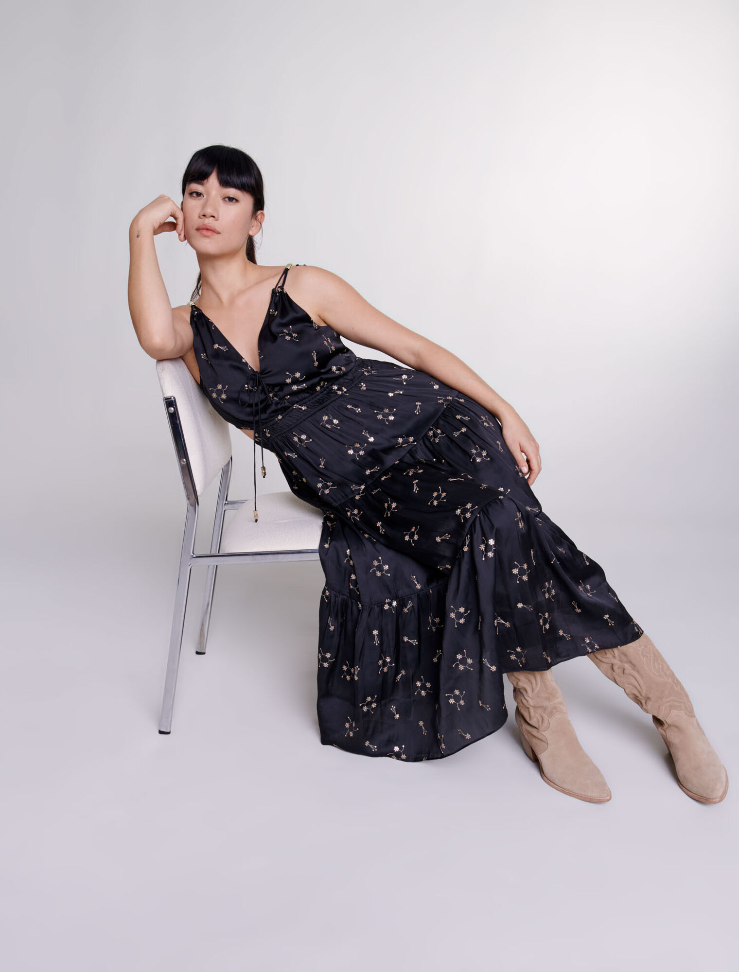 Robe longue brodée à sequins
