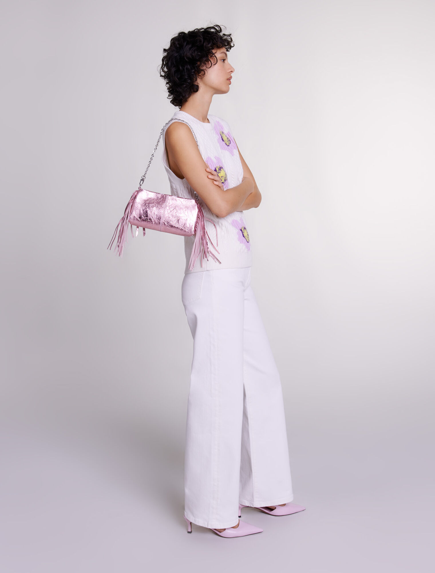 Pull sans manches orné de fleurs
