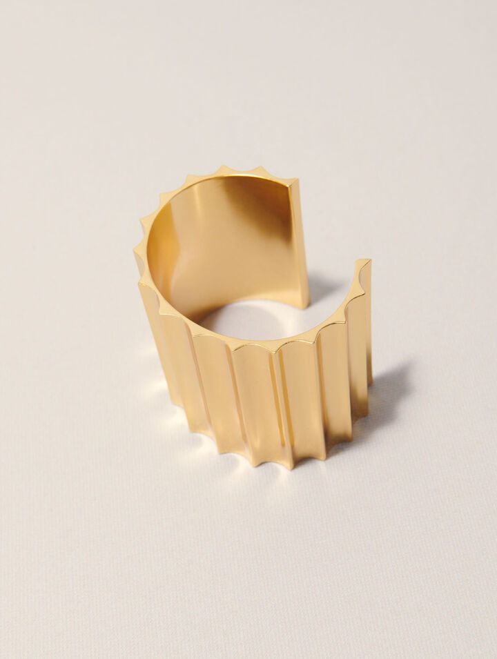 Wide tapered metal cuff