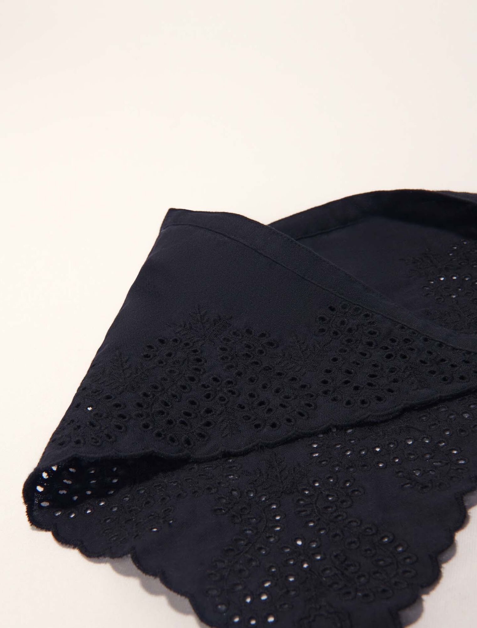 Triangle scarf