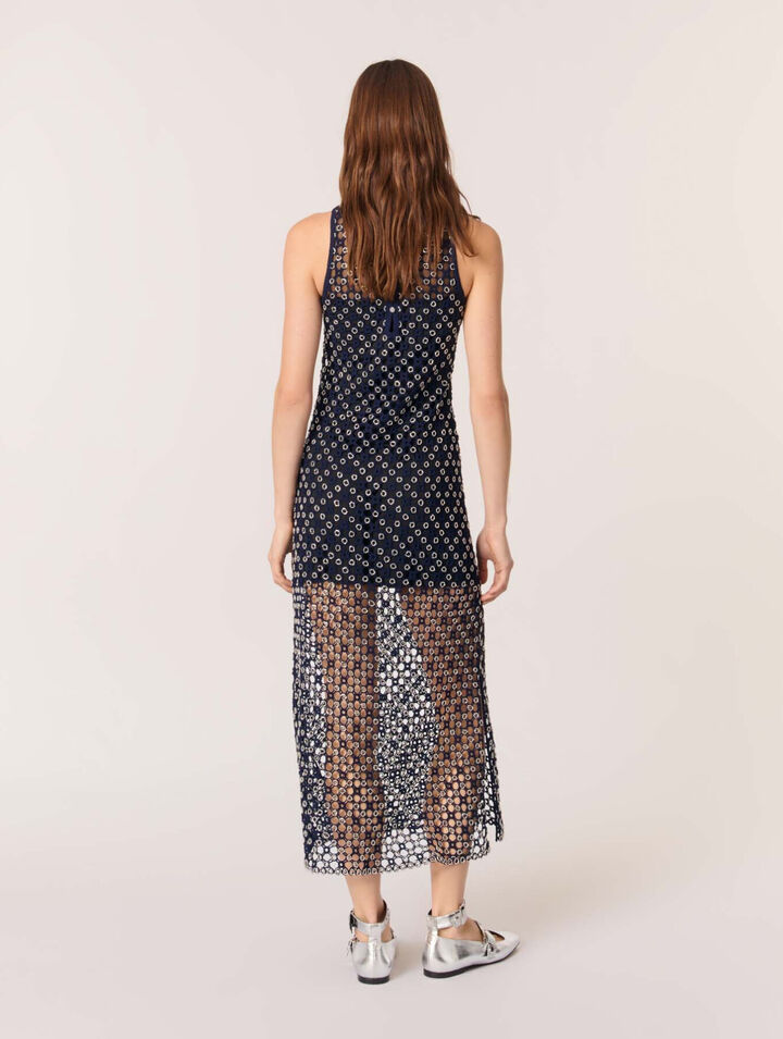 Robe longue en crochet avec perles