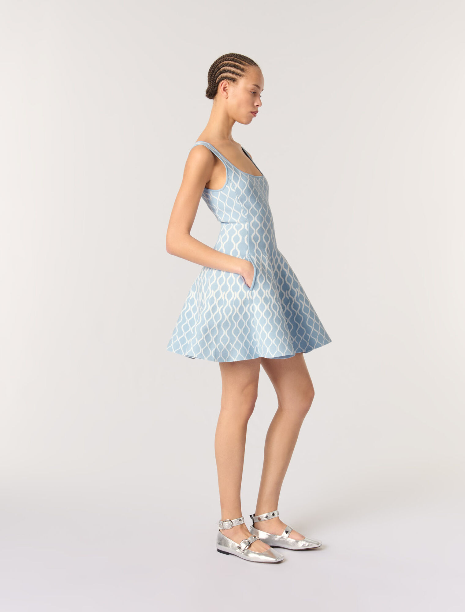 Robe courte en maille jacquard