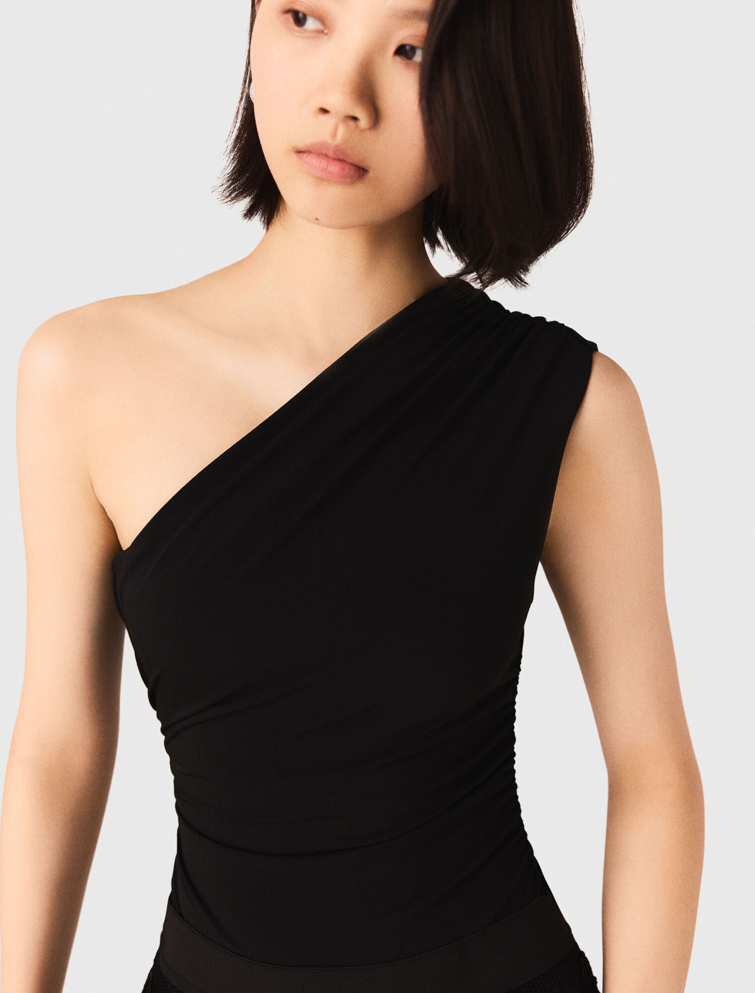 Body asym&eacute;trique