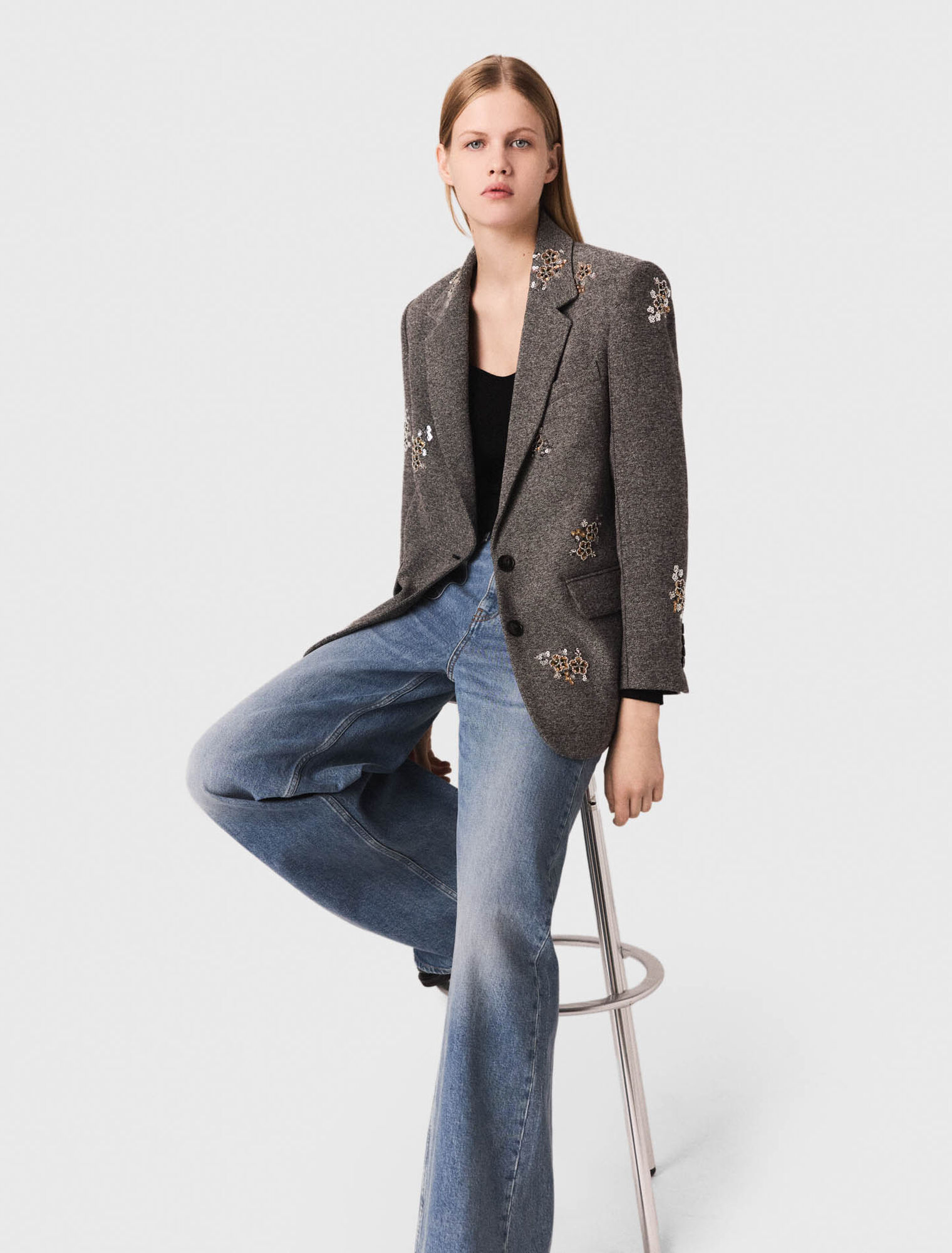 Veste en laine avec fleurs brodées