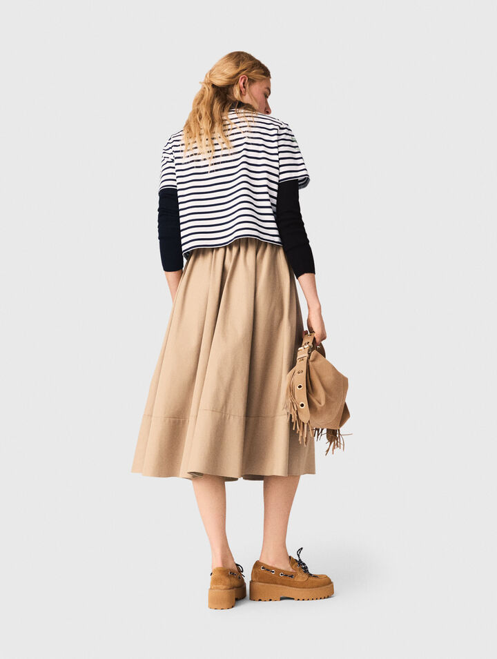 Tee shirt ray&eacute; &agrave; fleurs strass&eacute;es