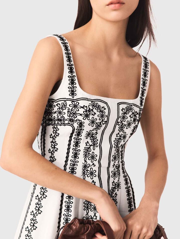Robe courte brod&eacute;e &agrave; bretelles