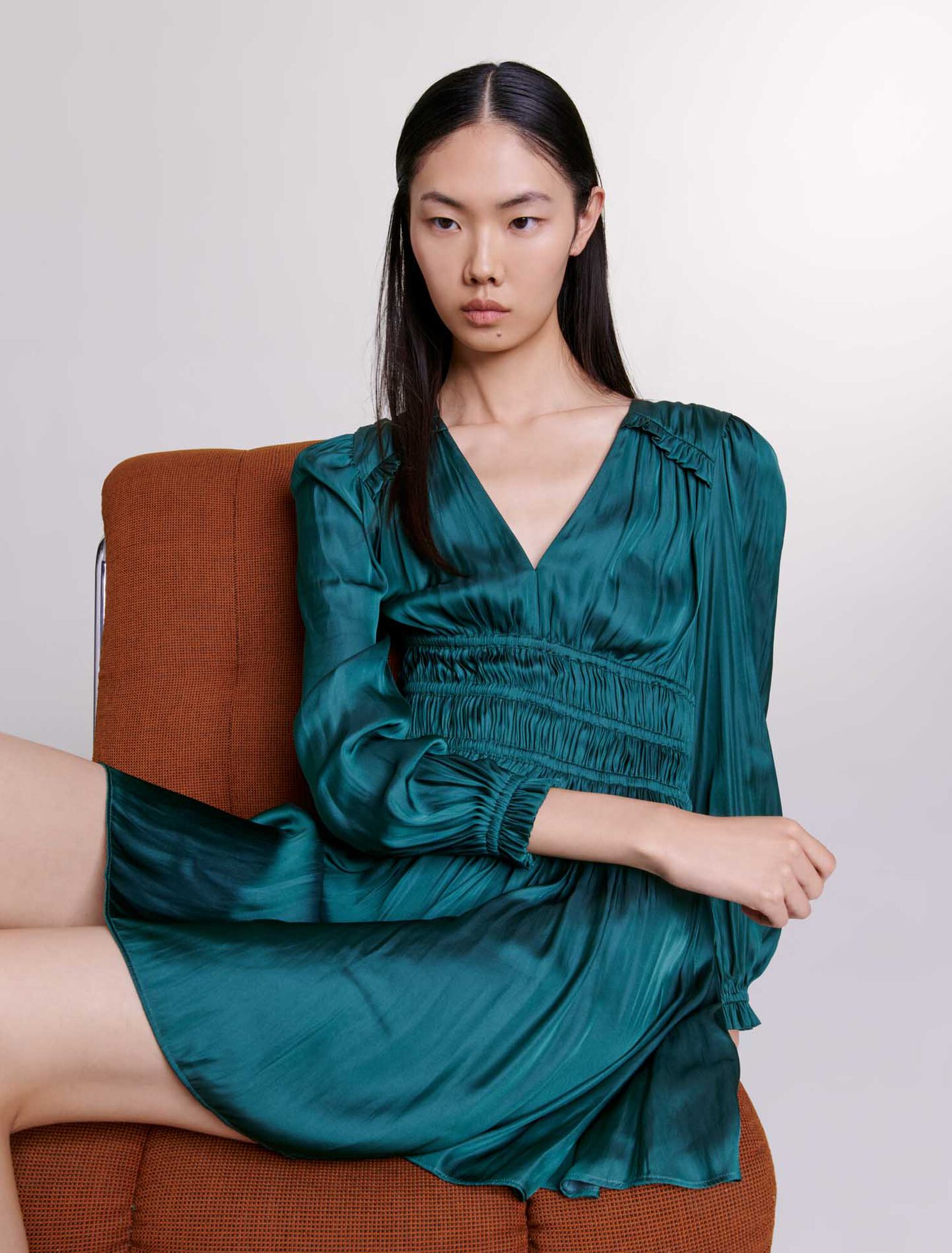 Robe courte satinée