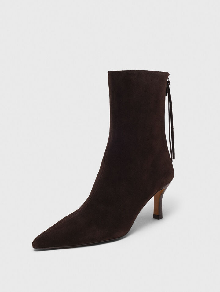Zipped suede ankle boots