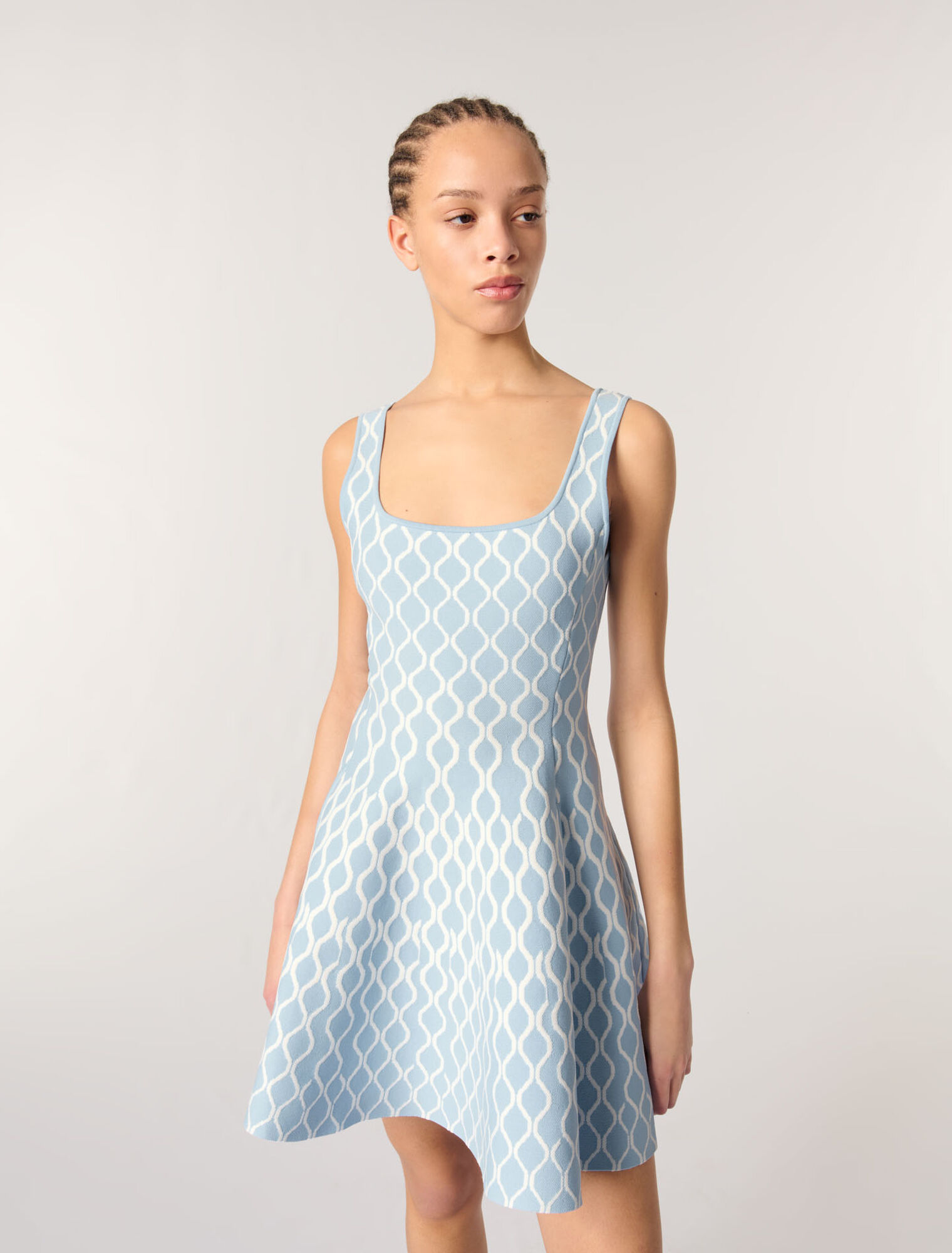 Robe courte en maille jacquard
