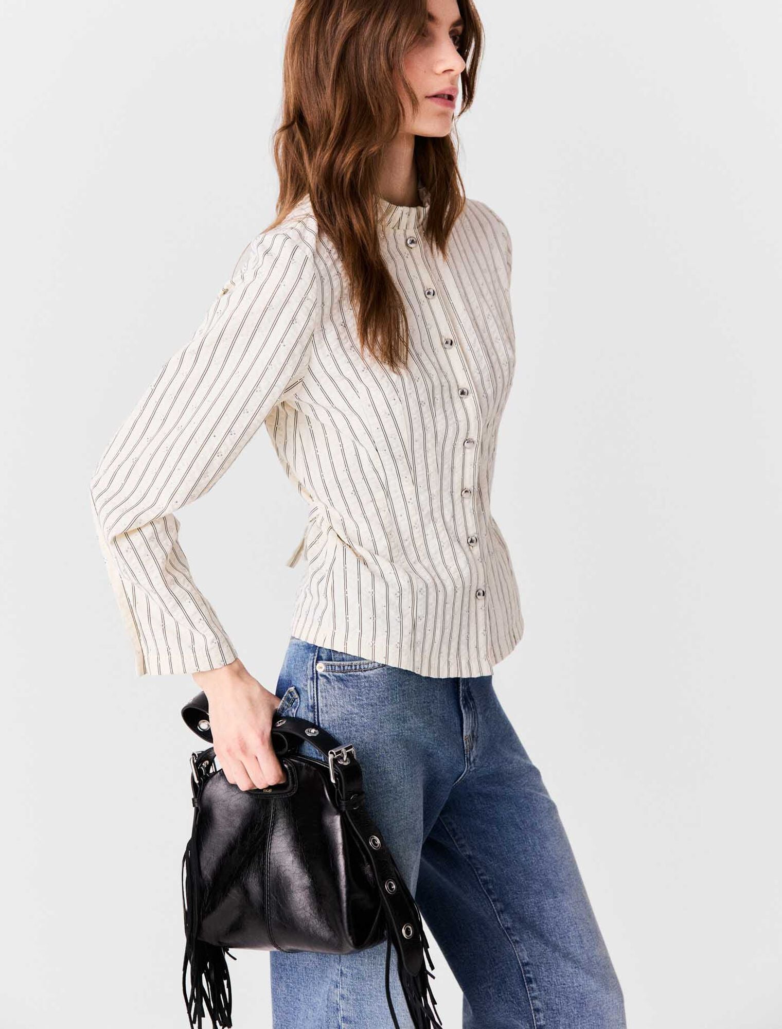 Chemise strass&eacute;e &agrave; col montant