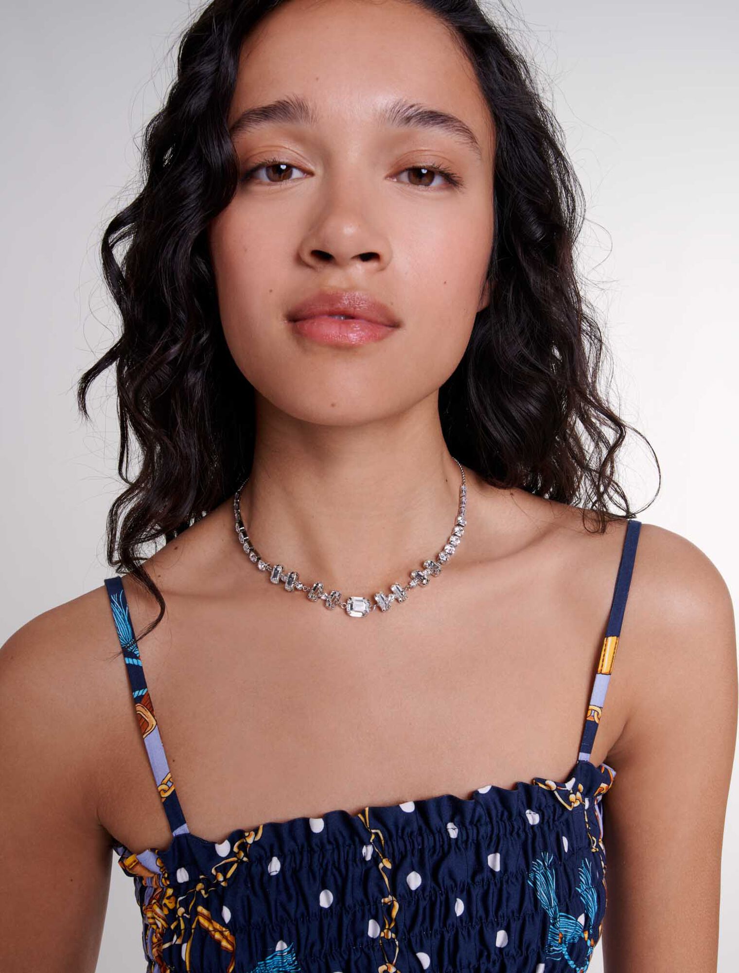 Collier chocker argenté à strass