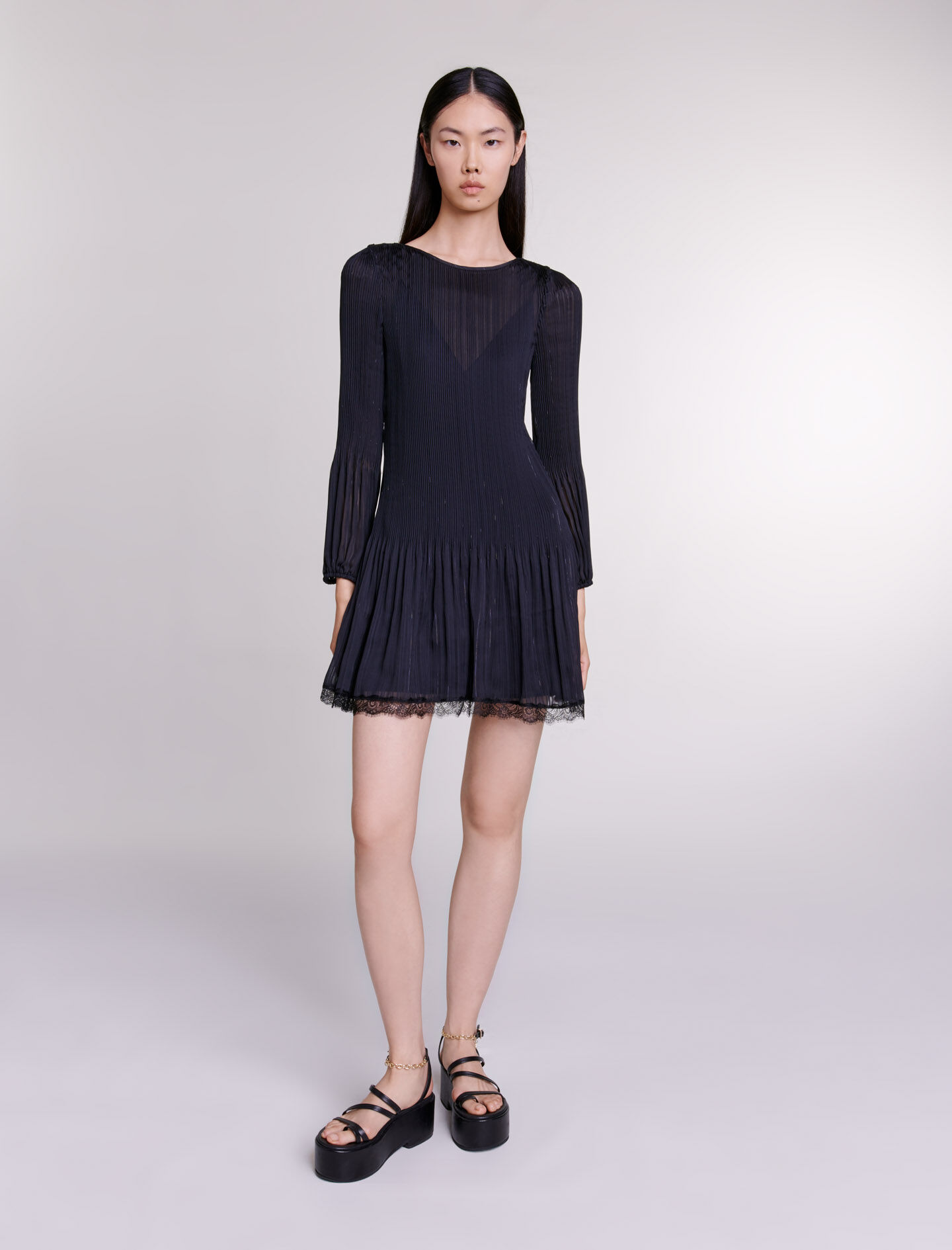Robe courte plissee