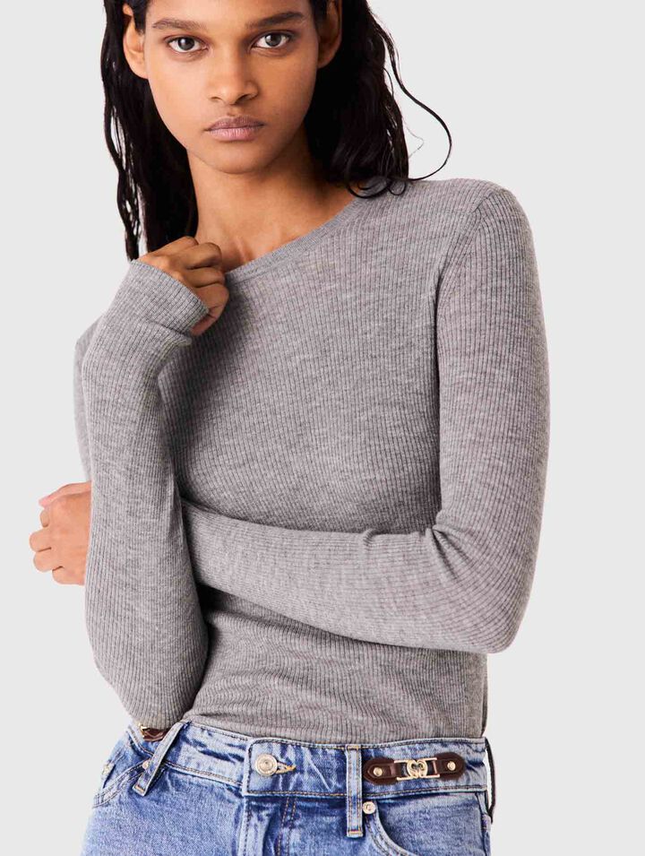 Second-skin round neck jumper