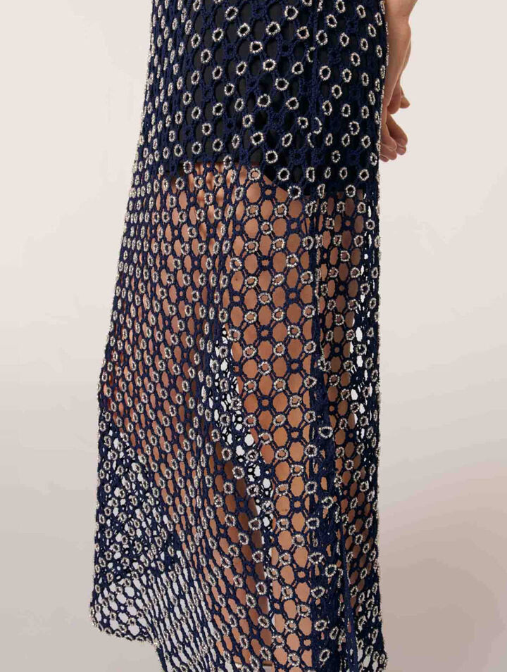 Robe longue en crochet avec perles