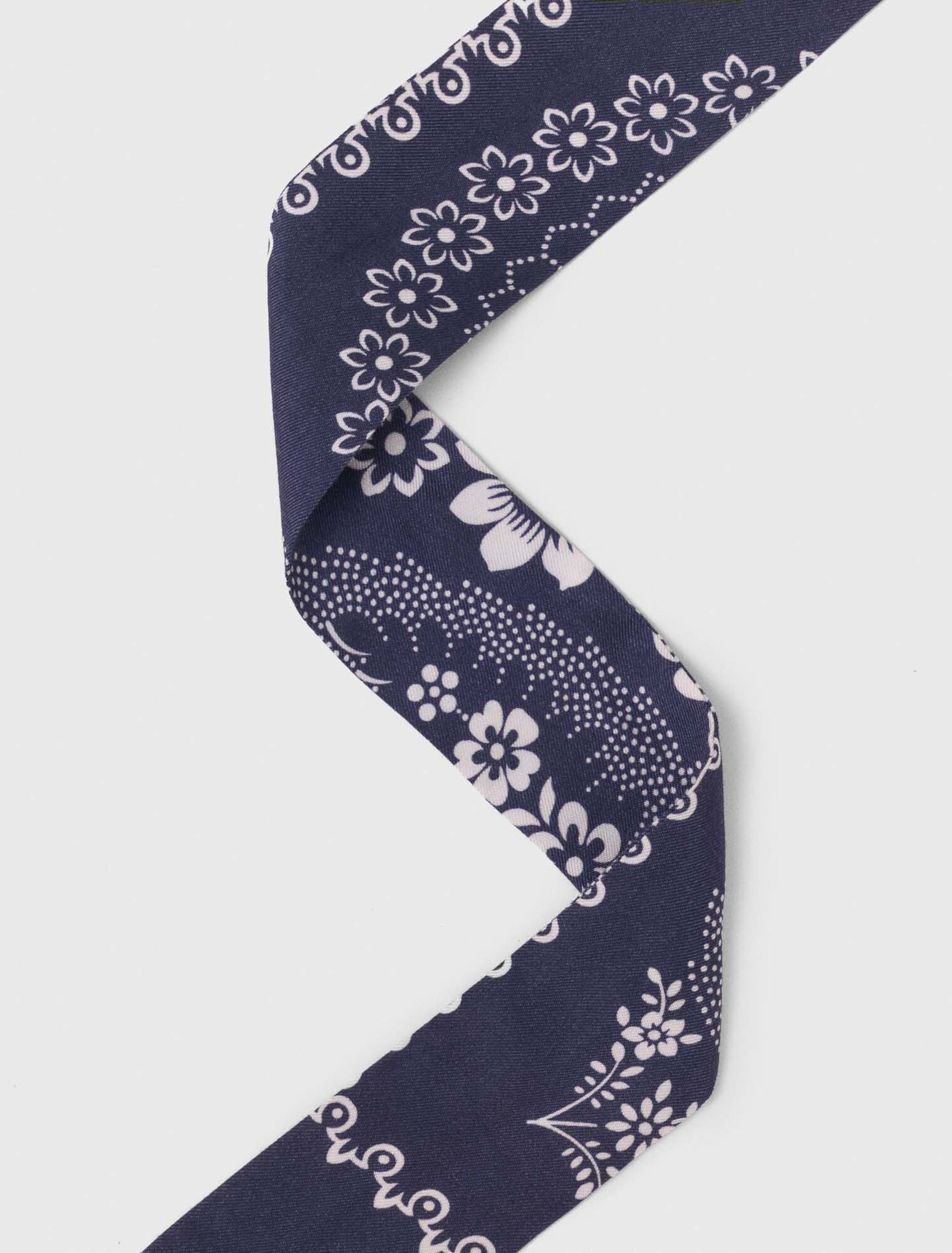 Printed scrunchie with twill