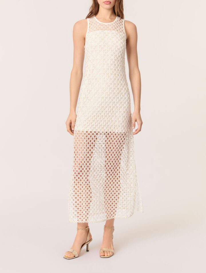 Robe longue en crochet avec perles