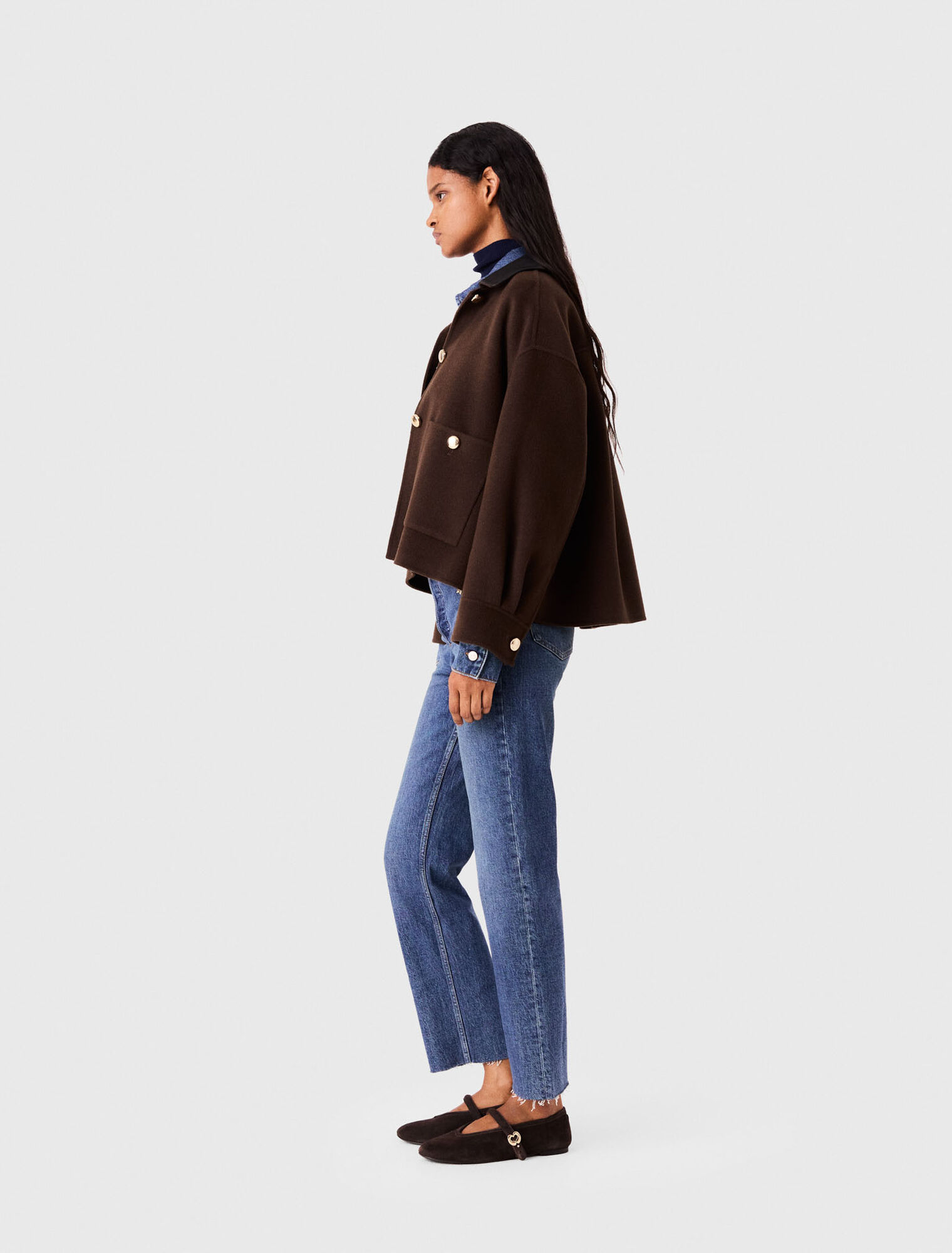 Short wool jacket with pleated back