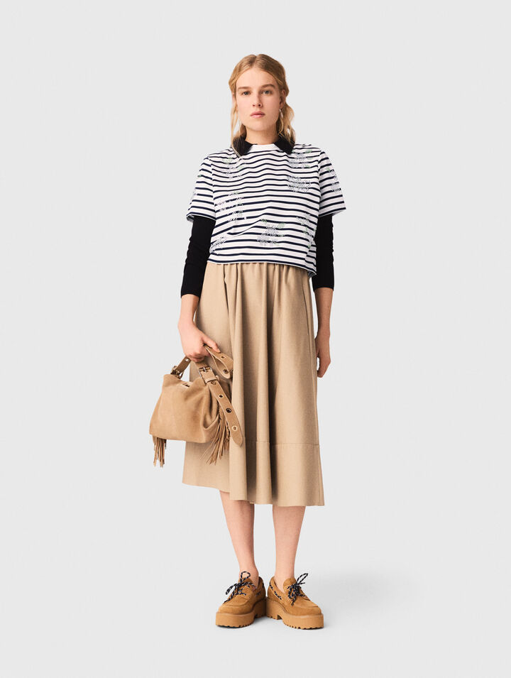 Tee shirt ray&eacute; &agrave; fleurs strass&eacute;es