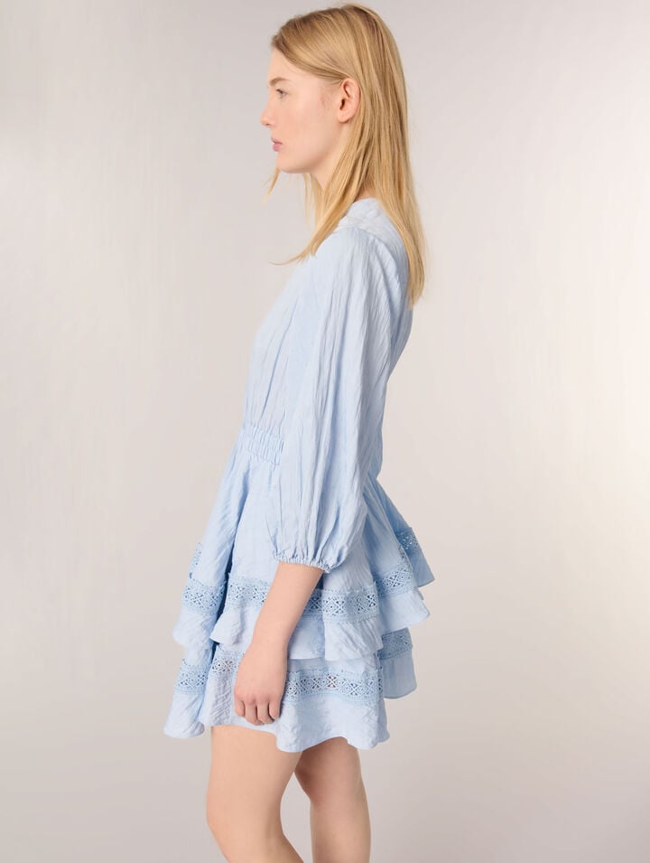 Robe à volants et détails dentelle