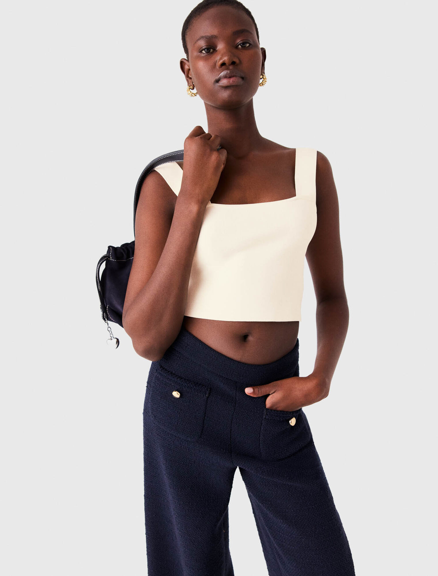 Knitted crop top with straps