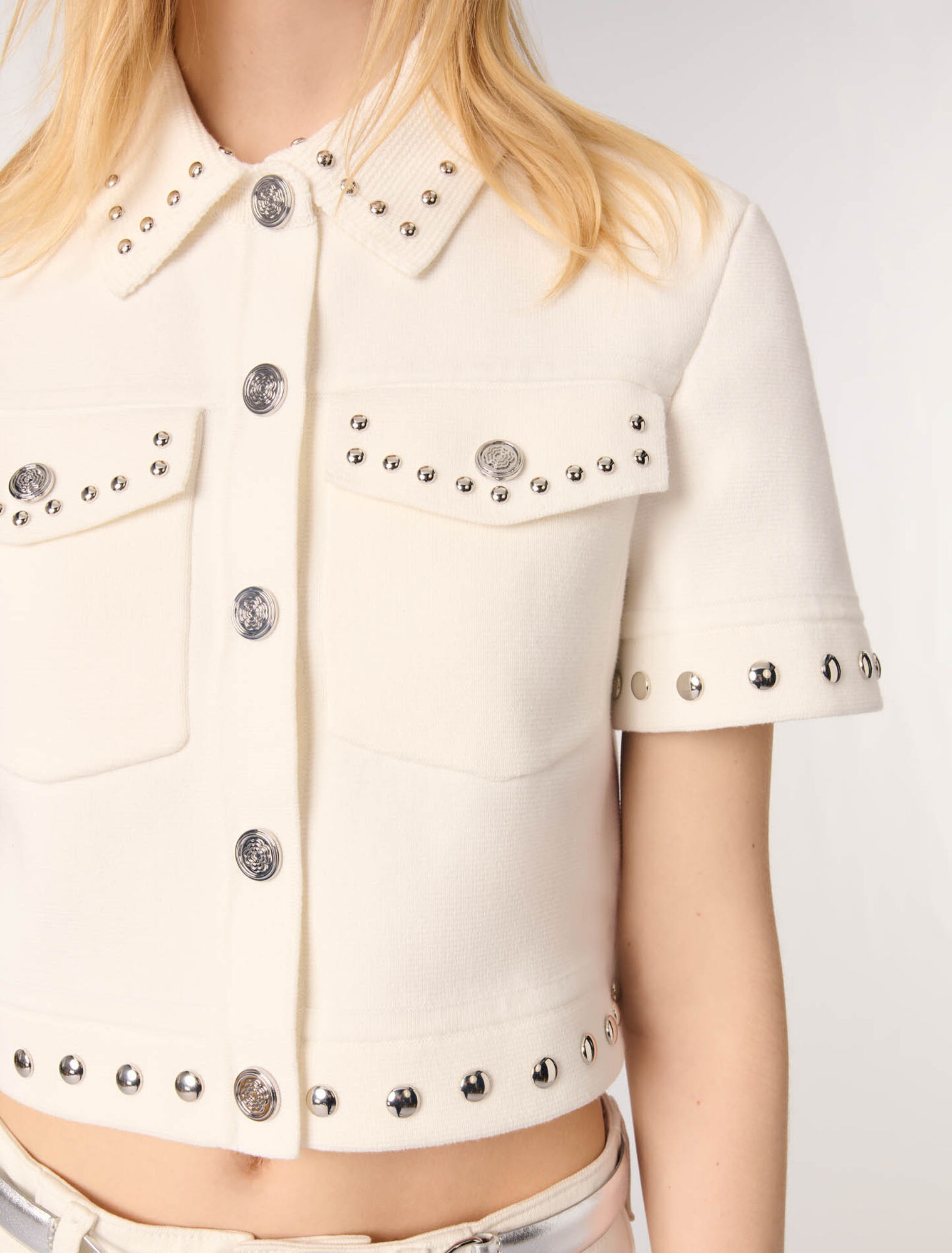 Cardigan court à studs