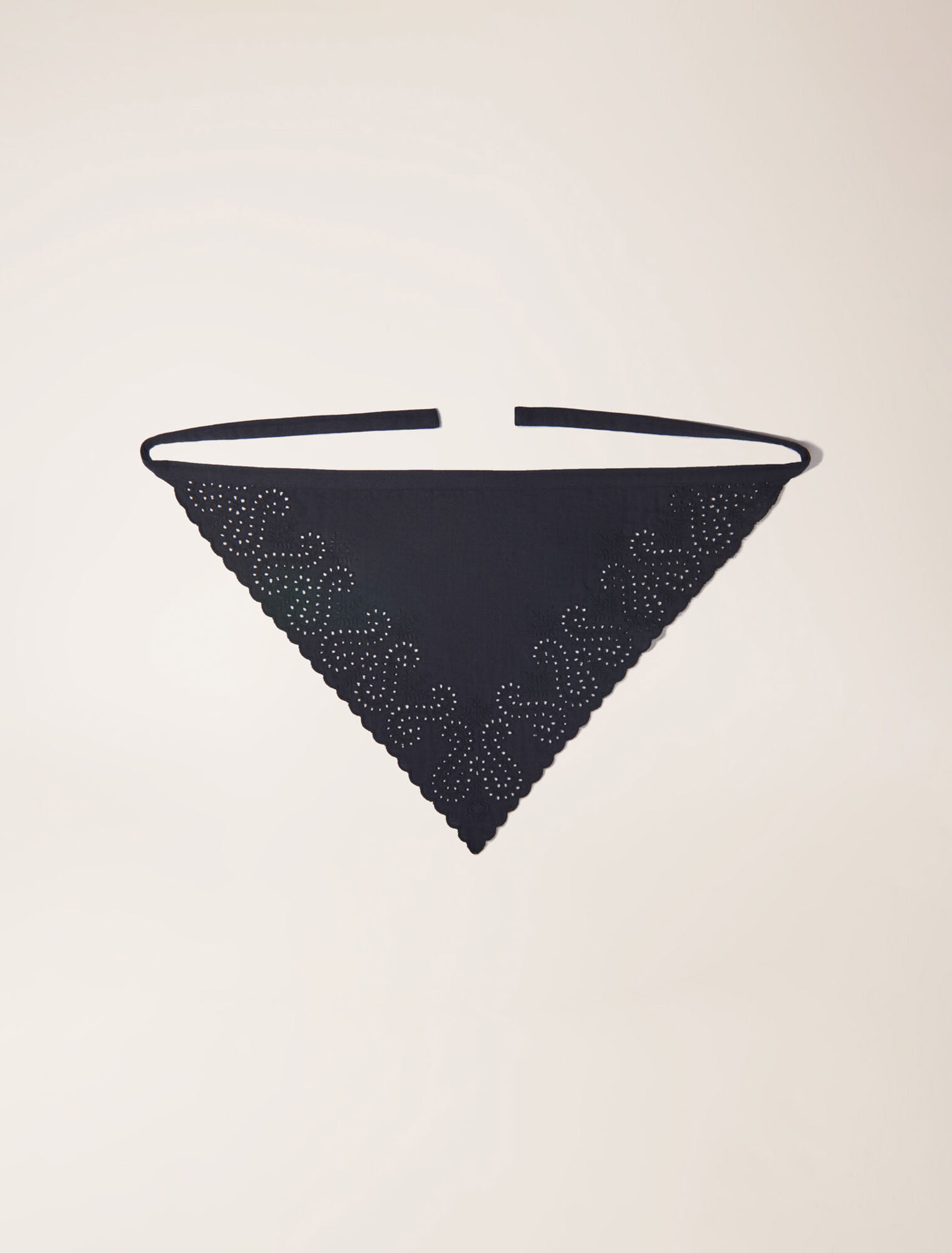 Foulard triangle à nouer