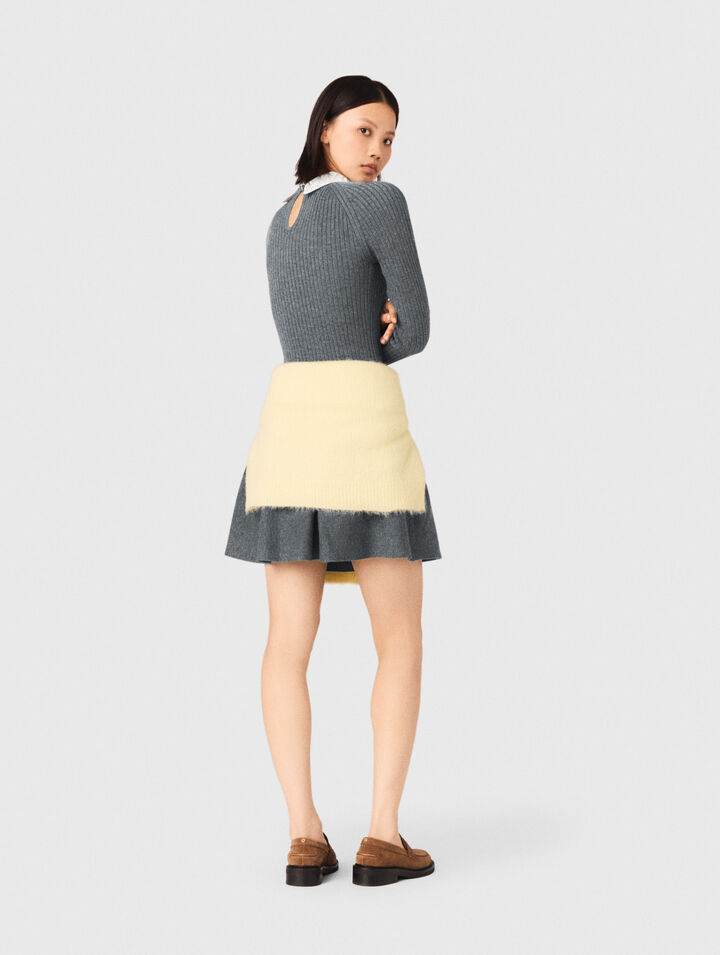 Robe courte en maille à col perlé