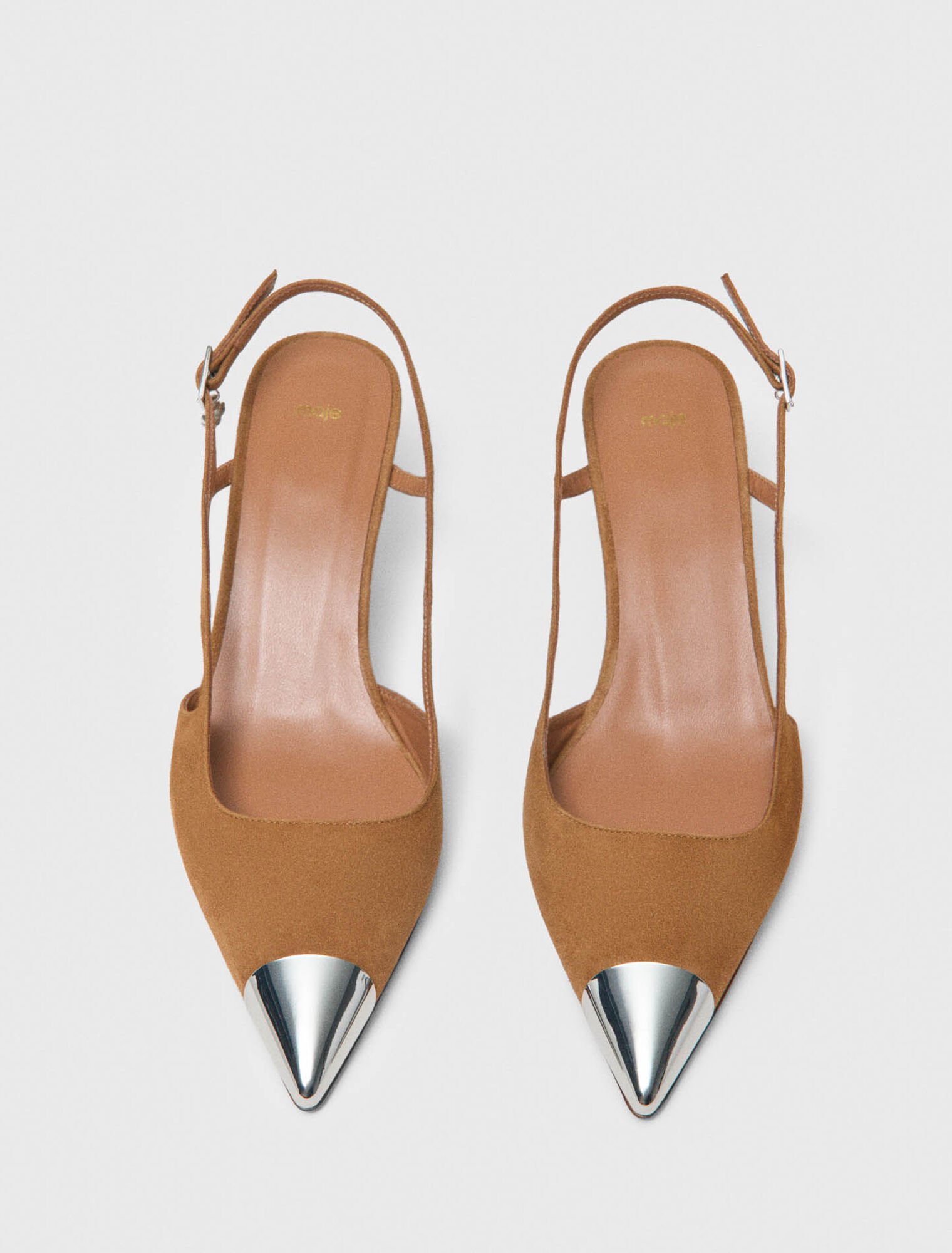 Escarpins su&egrave;de &agrave; bout m&eacute;tallique