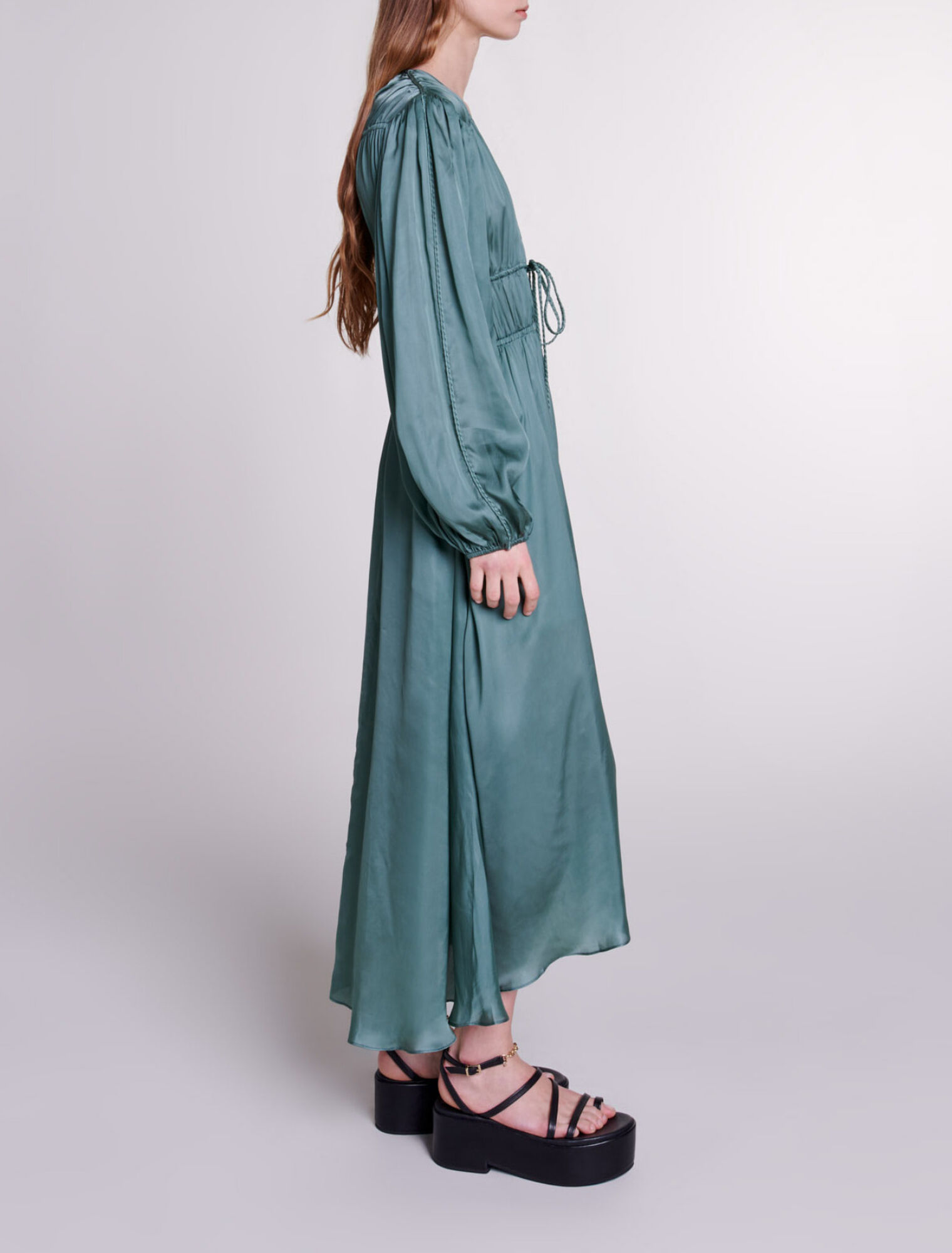 Robe longue satin&eacute;e