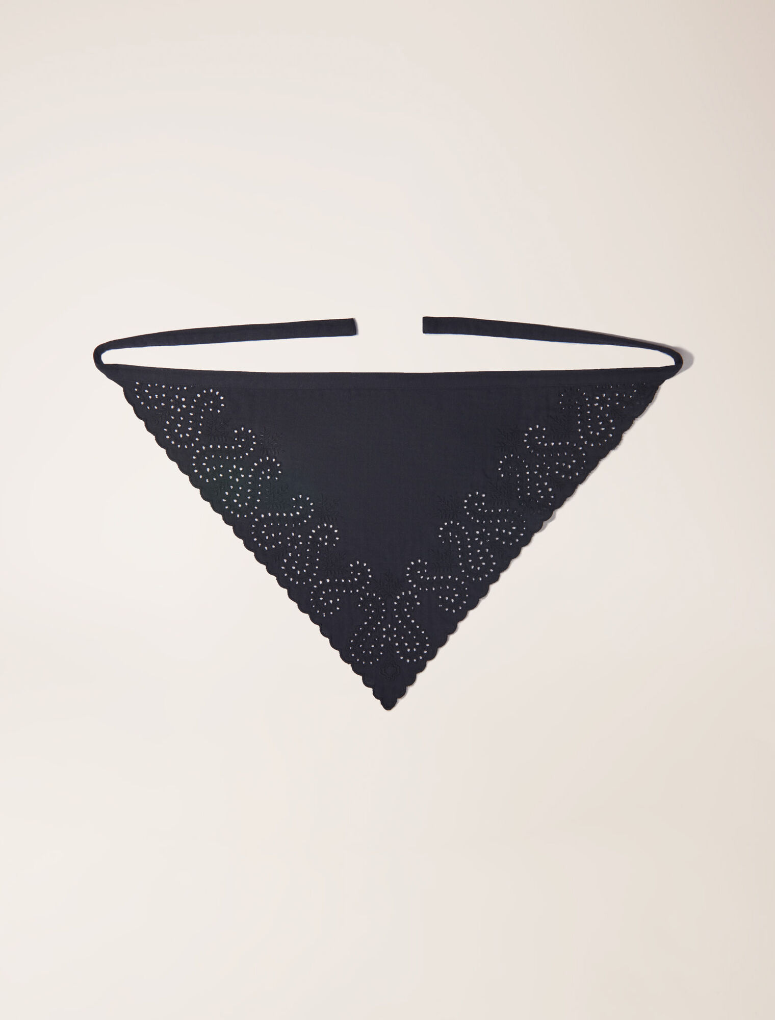 Triangle scarf